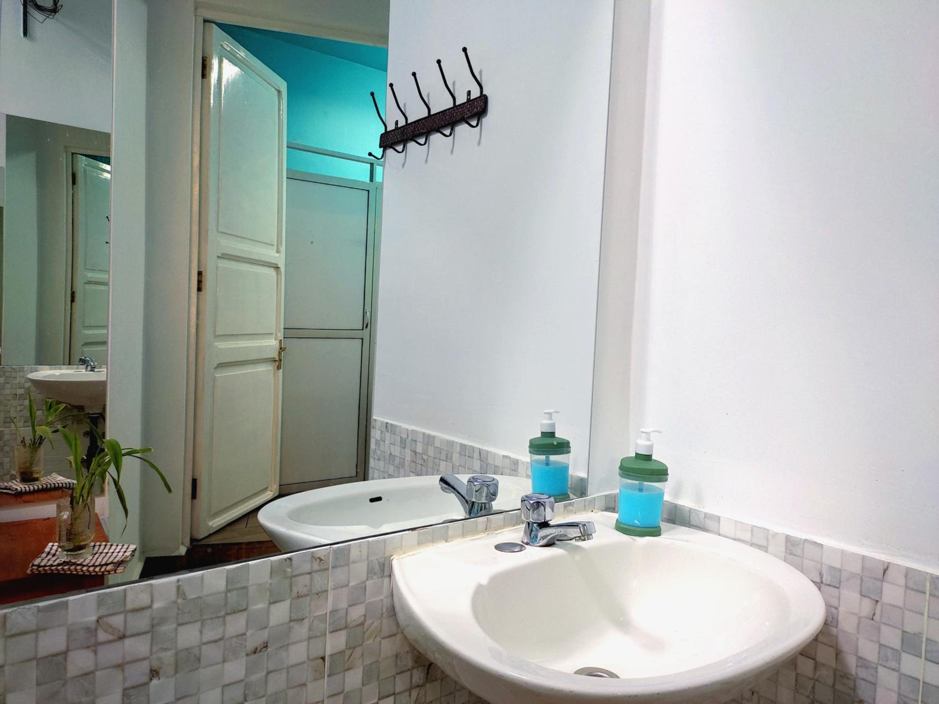 SAINT PETER'S LLAMA HOSTAL