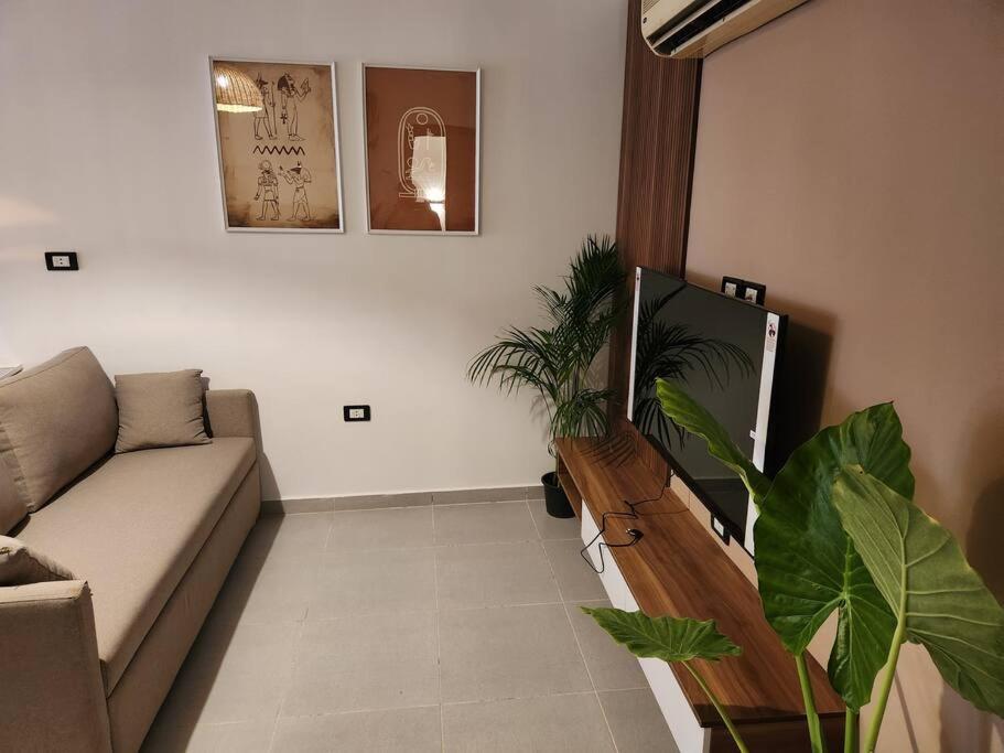 Pyramids Studio3 Luxe Hot Tub