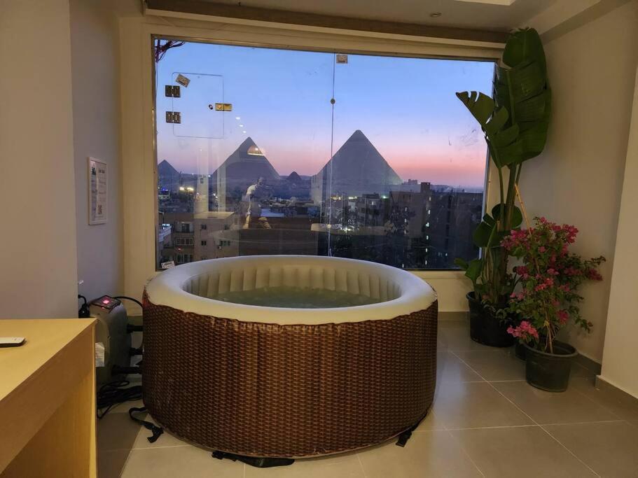 Pyramids Studio3 Luxe Hot Tub