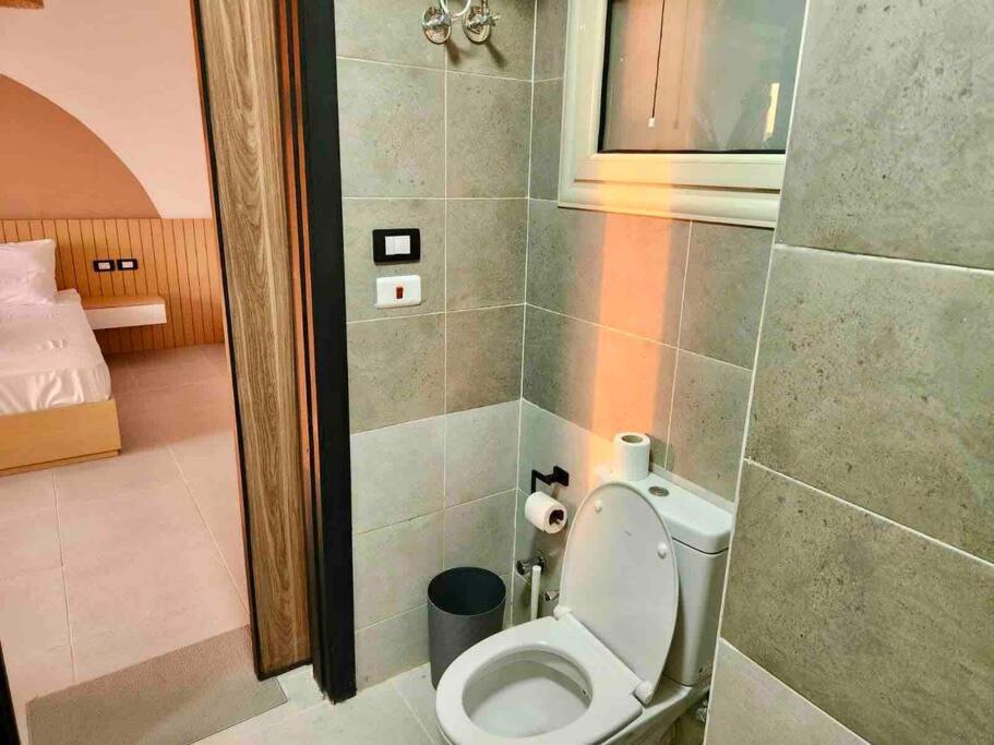 Pyramids Studio3 Luxe Hot Tub