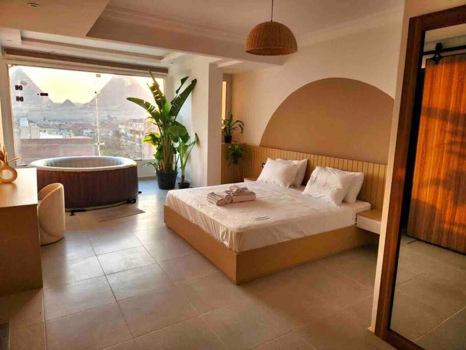 Pyramids Studio3 Luxe Hot Tub