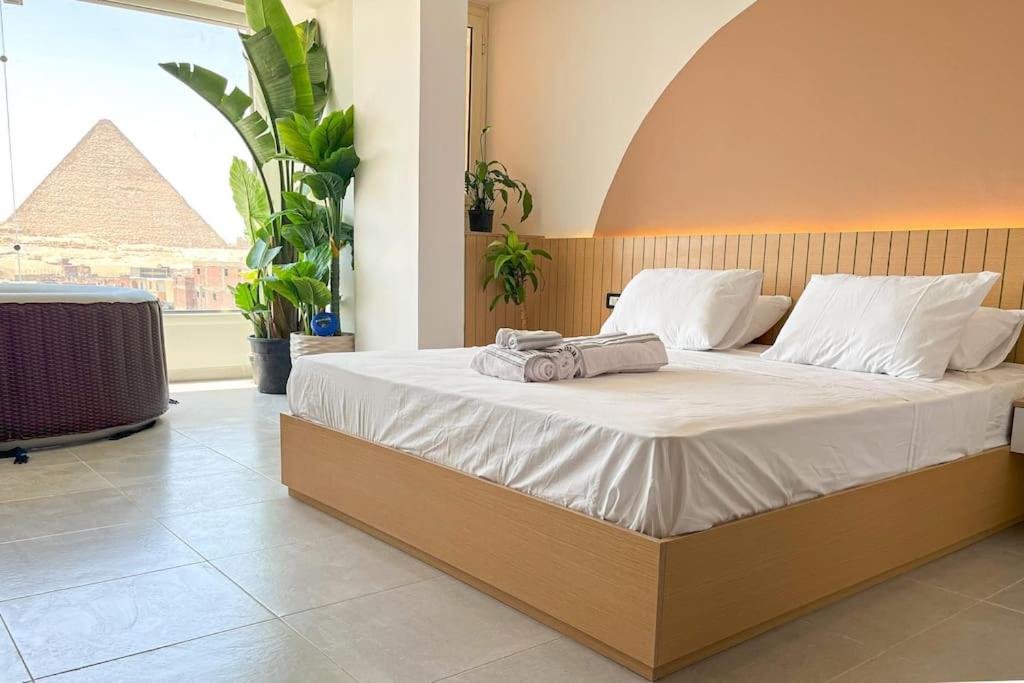 Pyramids Studio3 Luxe Hot Tub