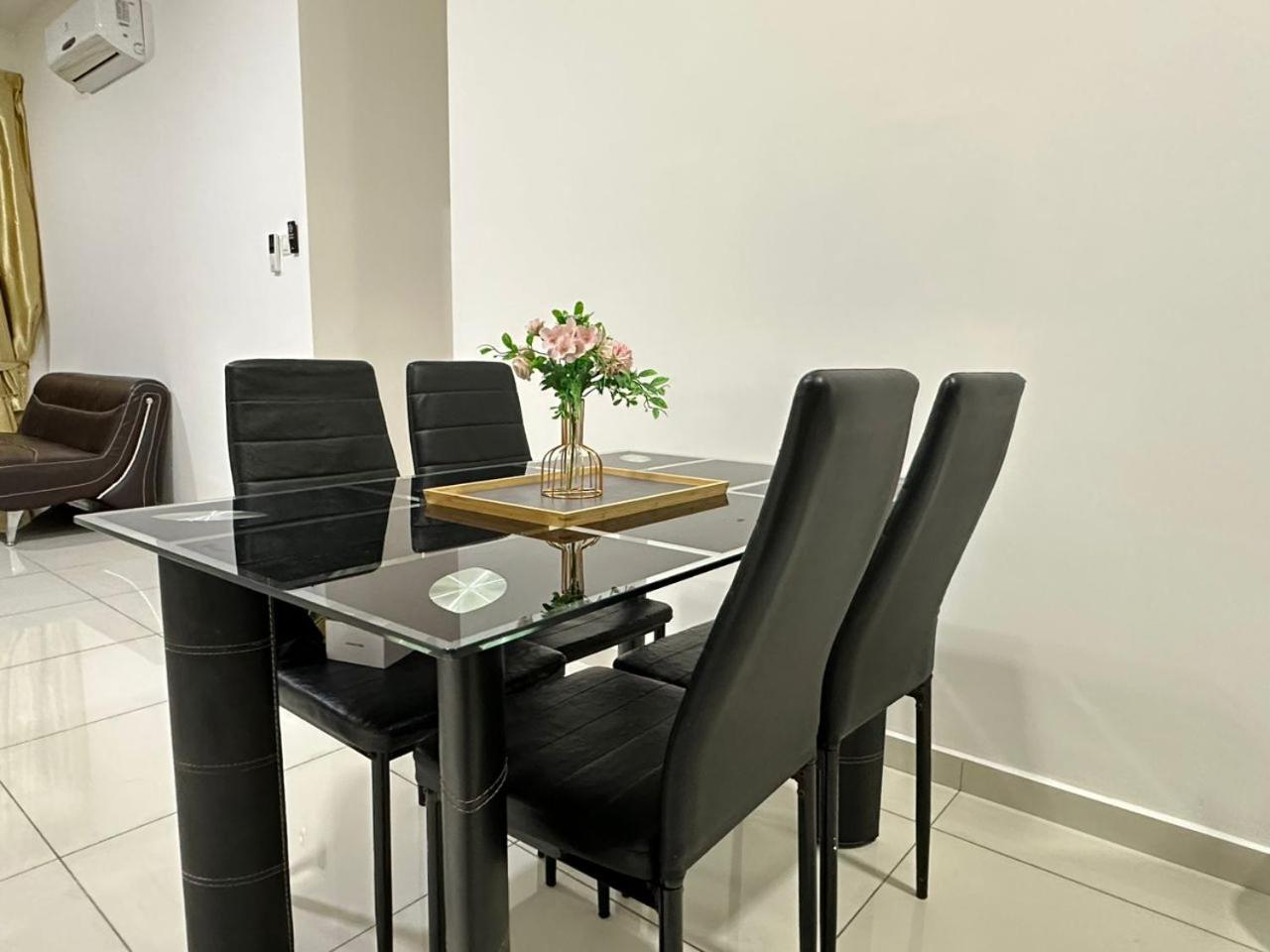 DSummit City View High Floor 5-6 Pax Netflix WiFi