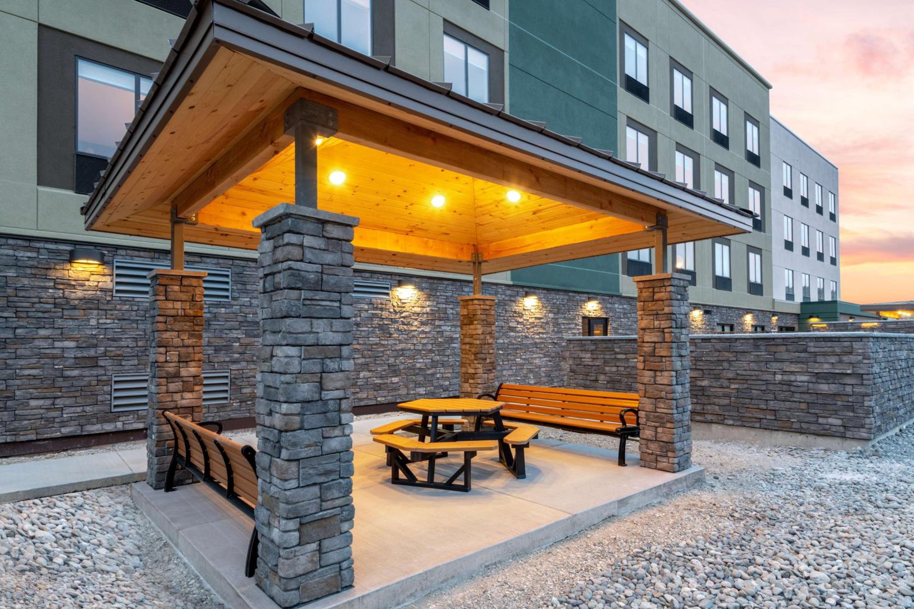 Cody Vacations - Hampton Inn  Suites Cody, Wy - Property Image 2