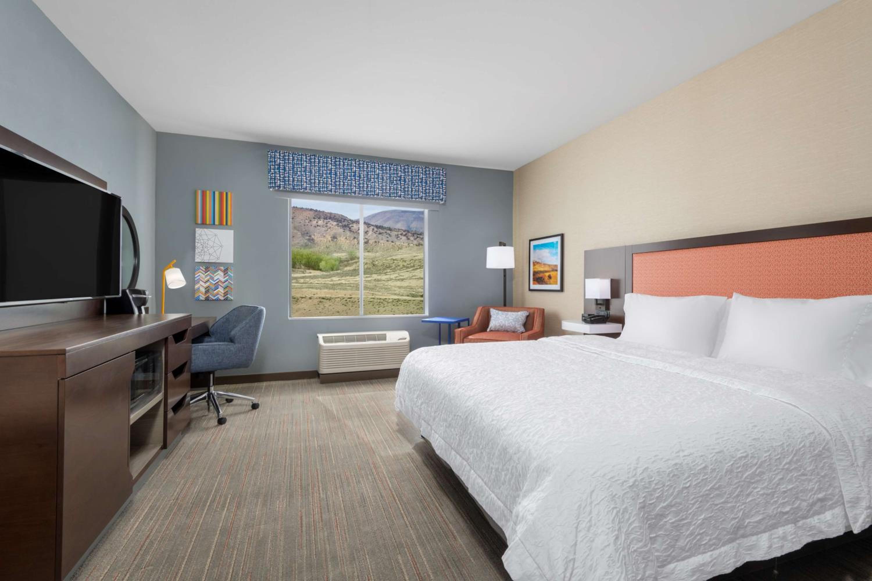Cody Vacations - Hampton Inn  Suites Cody, Wy - Property Image 4