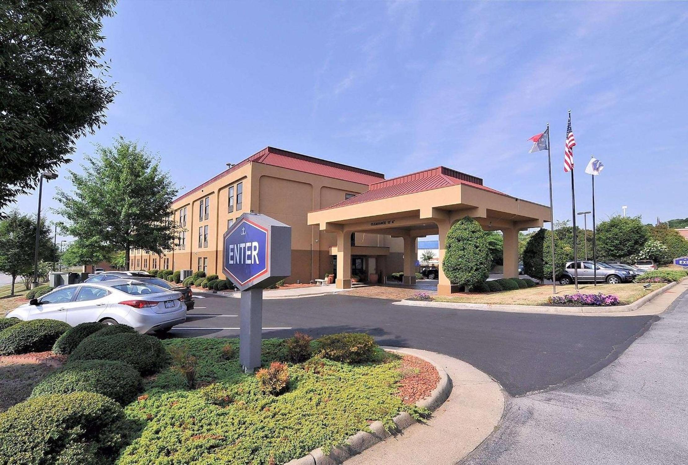 Danville Vacations - Hampton Inn Eden - Property Image 2
