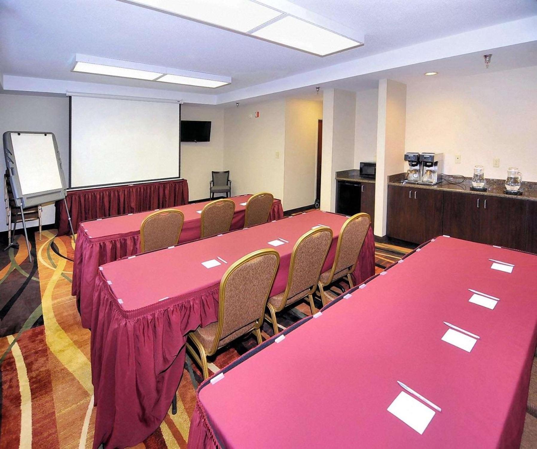 Hampton Inn Eden - Property Image 6
