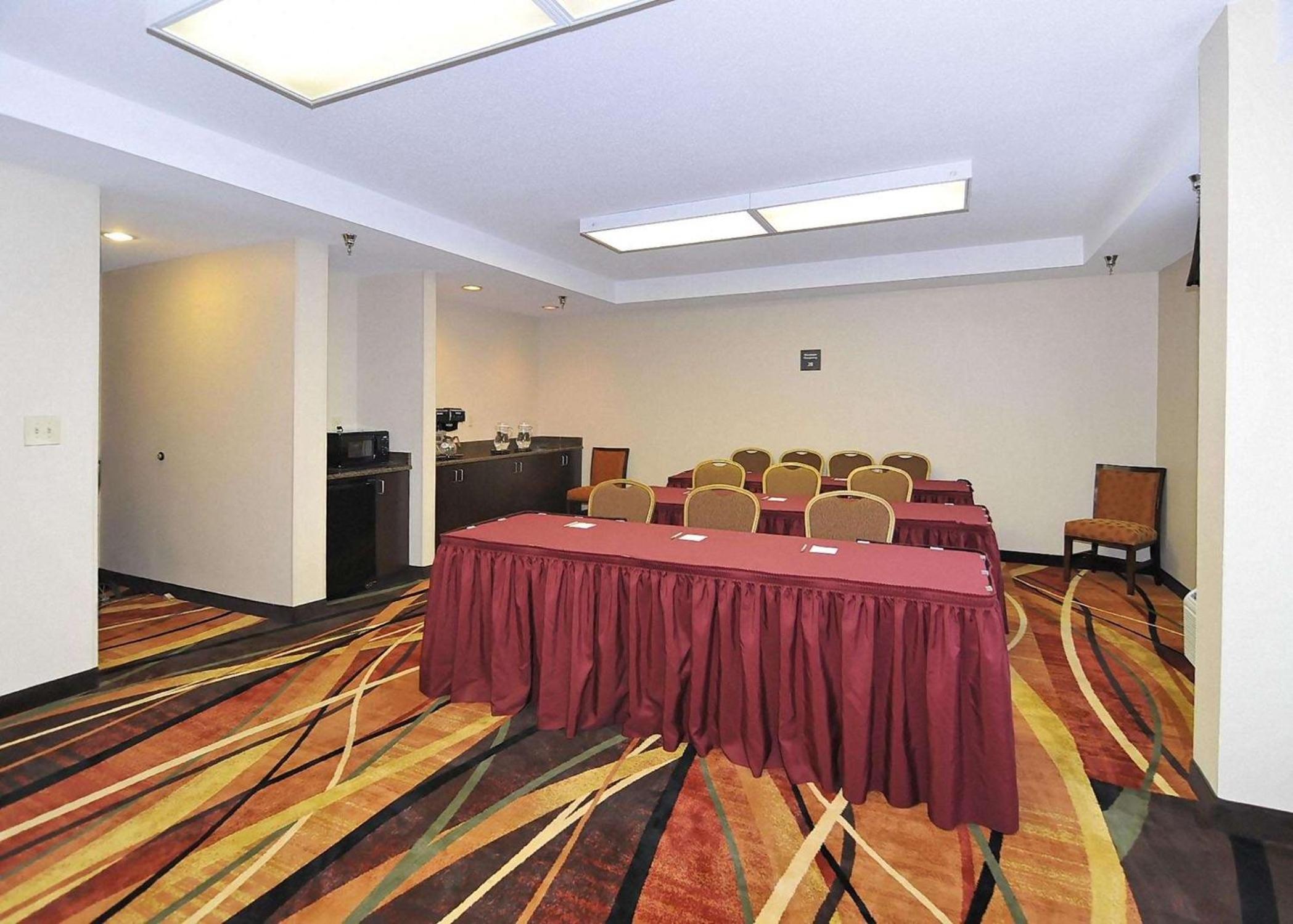 Hampton Inn Eden - Property Image 4