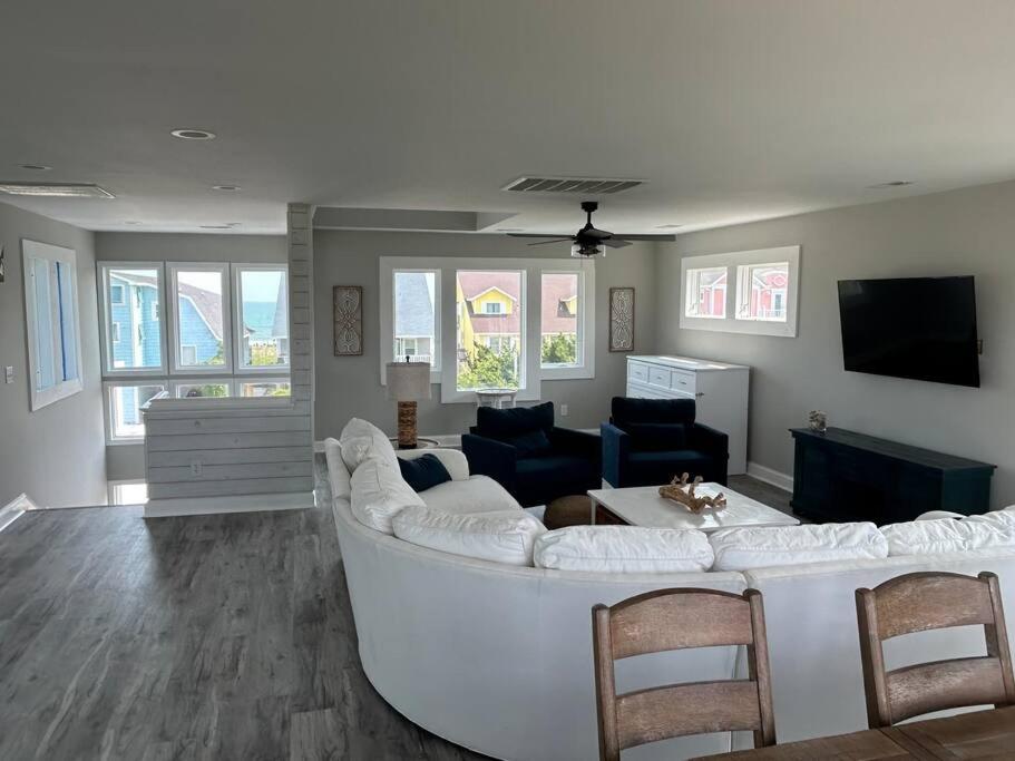 Holden Beach House Second Row with surround views! view 3