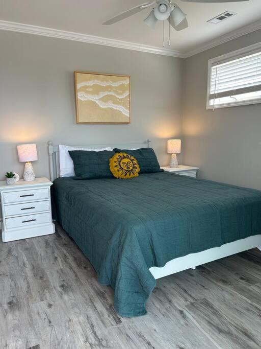 Holden Beach House Second Row with surround views! view 5