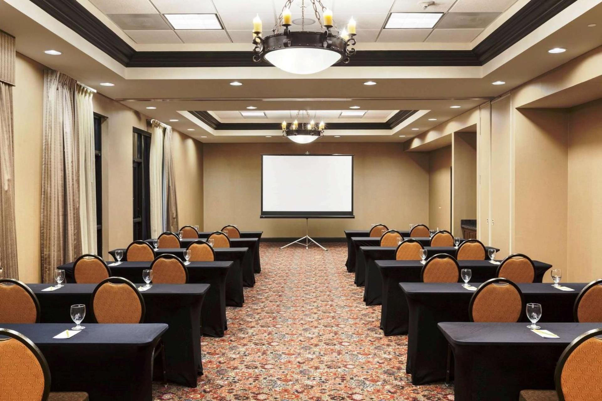 San Francisco Vacations - Hilton Garden Inn Denison/Sherman/At Texoma Event Center - Property Image 9