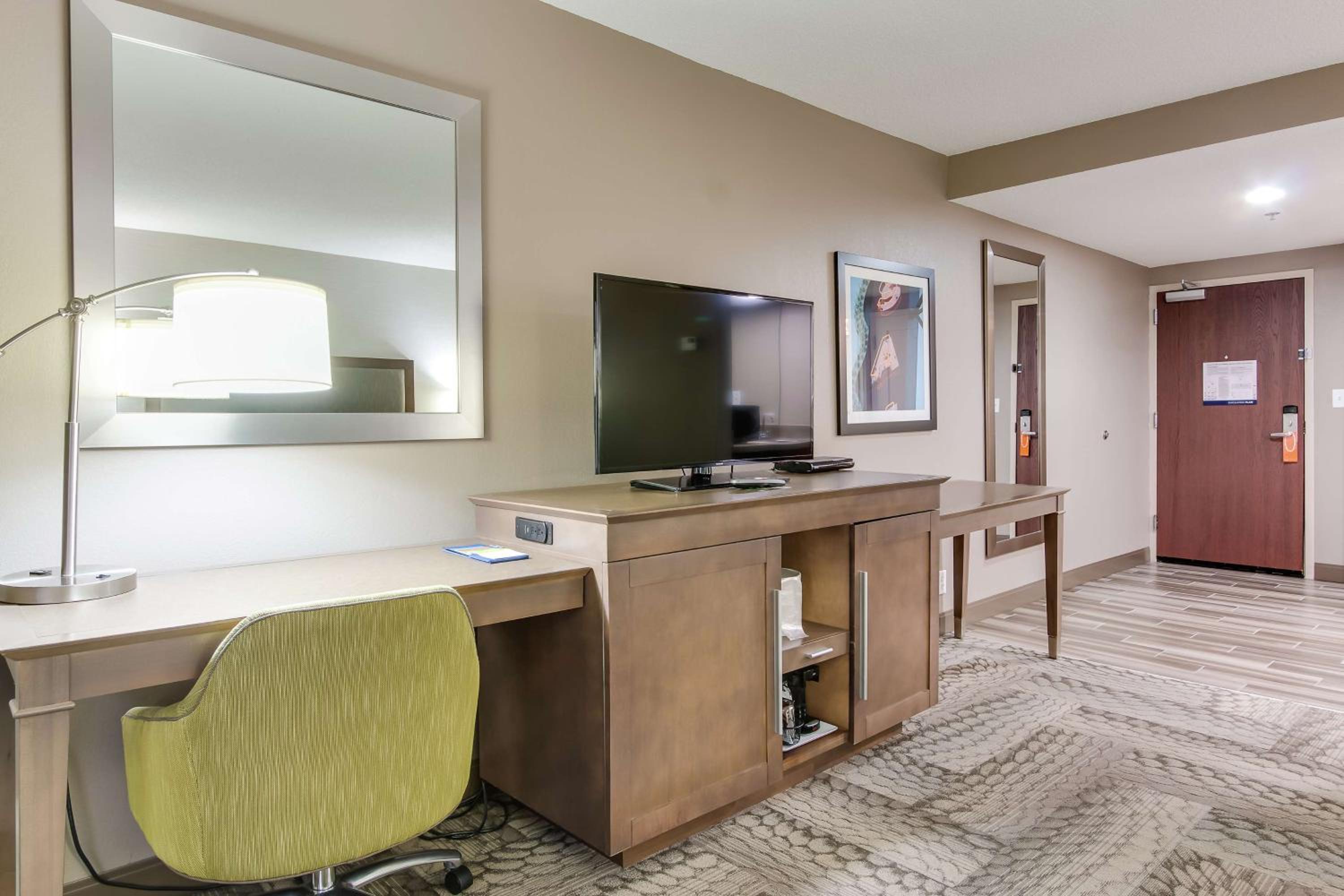 Dickson Vacations - Hampton Inn Dickson - Property Image 8
