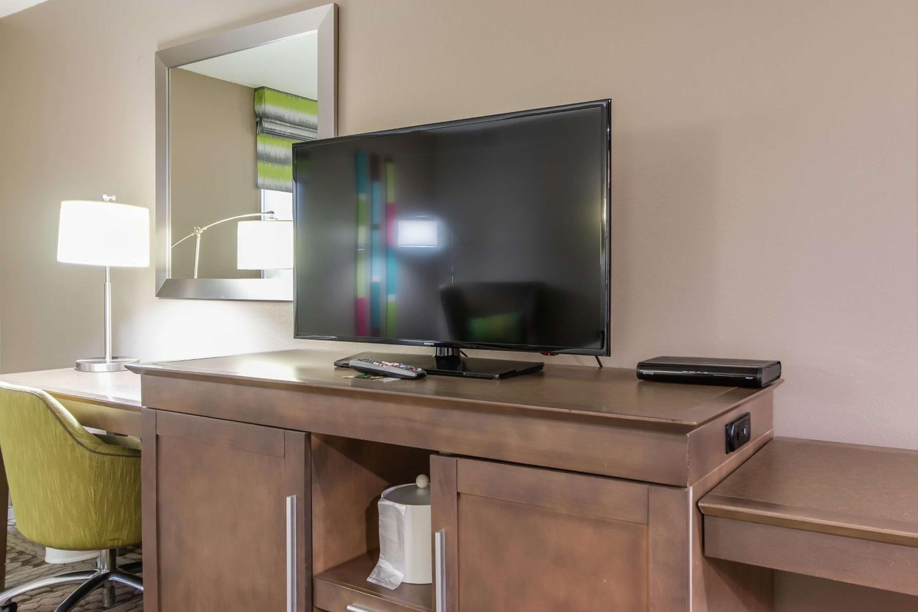 Dickson Vacations - Hampton Inn Dickson - Property Image 6
