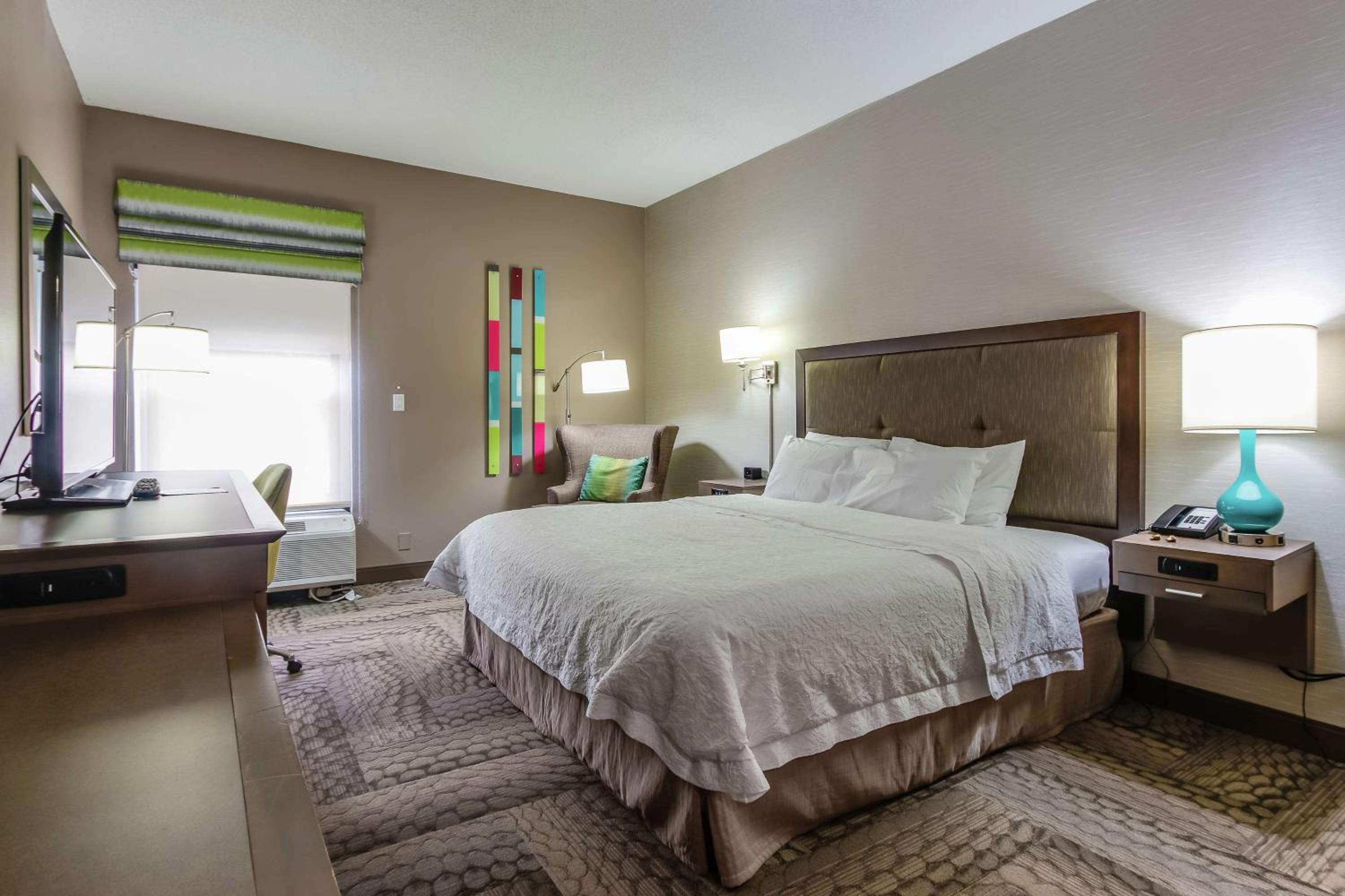 Dickson Vacations - Hampton Inn Dickson - Property Image 2