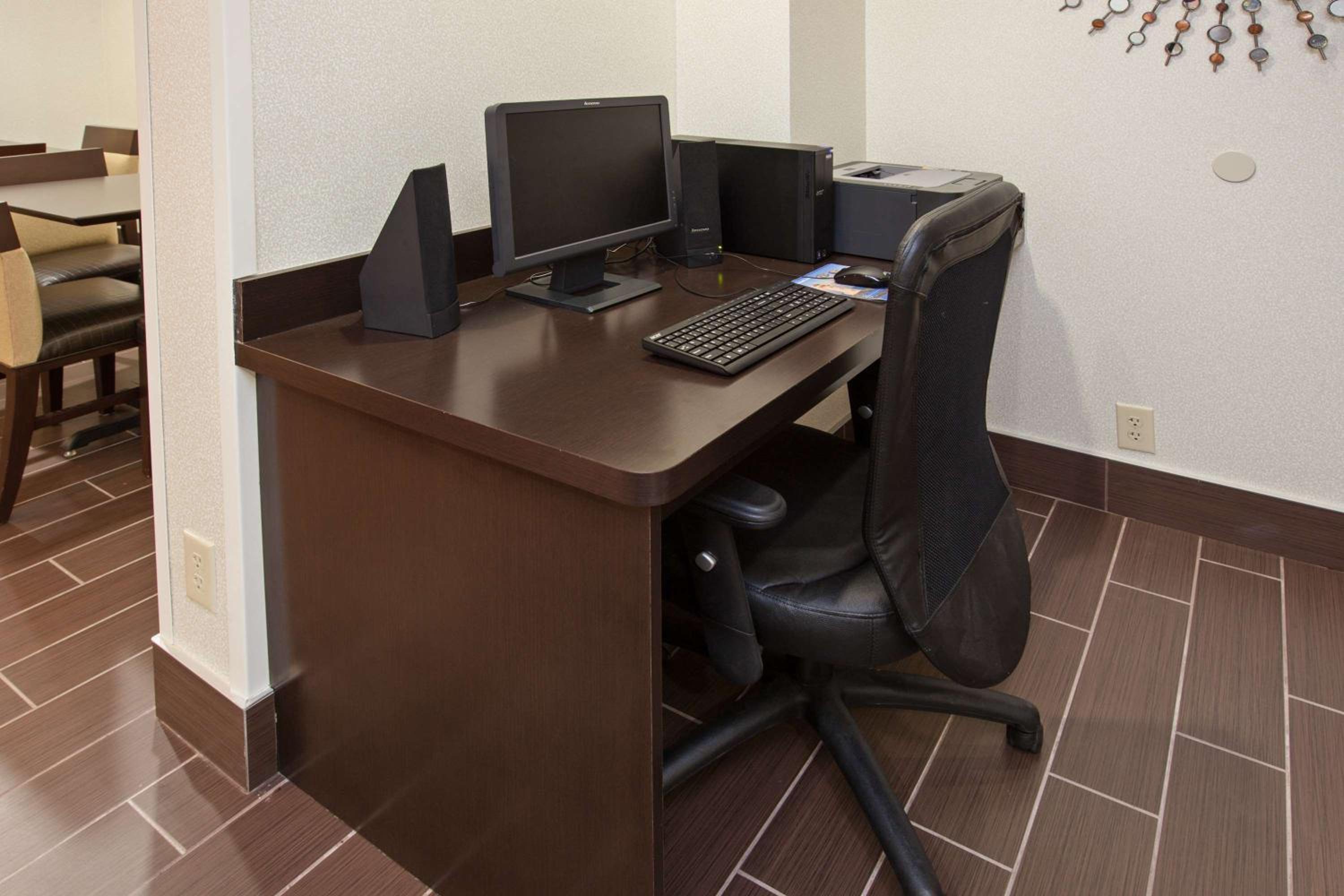 Dickson Vacations - Hampton Inn Dickson - Property Image 4