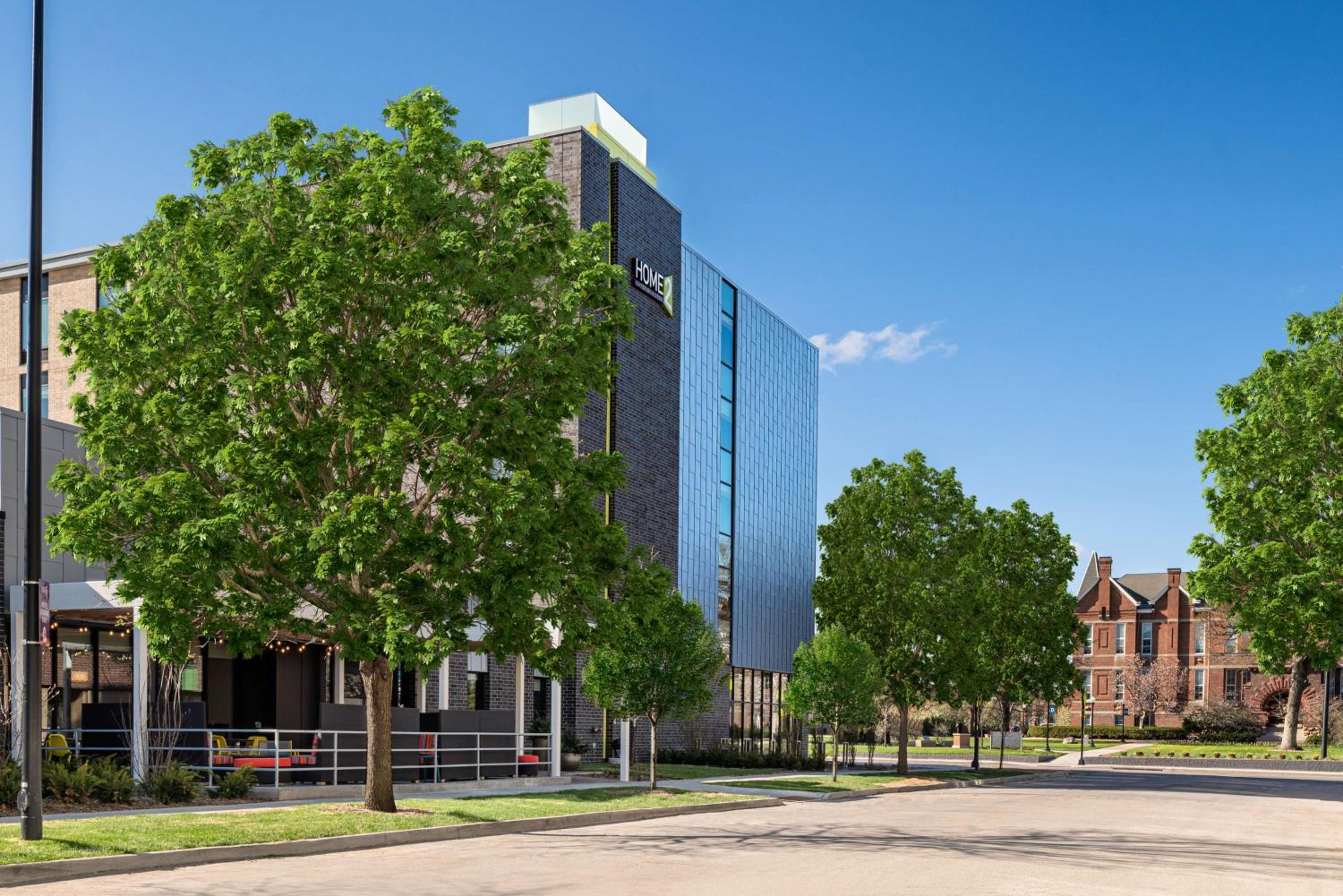 Des Moines Vacations - Home2 Suites by Hilton Des Moines at Drake University - Property Image 2