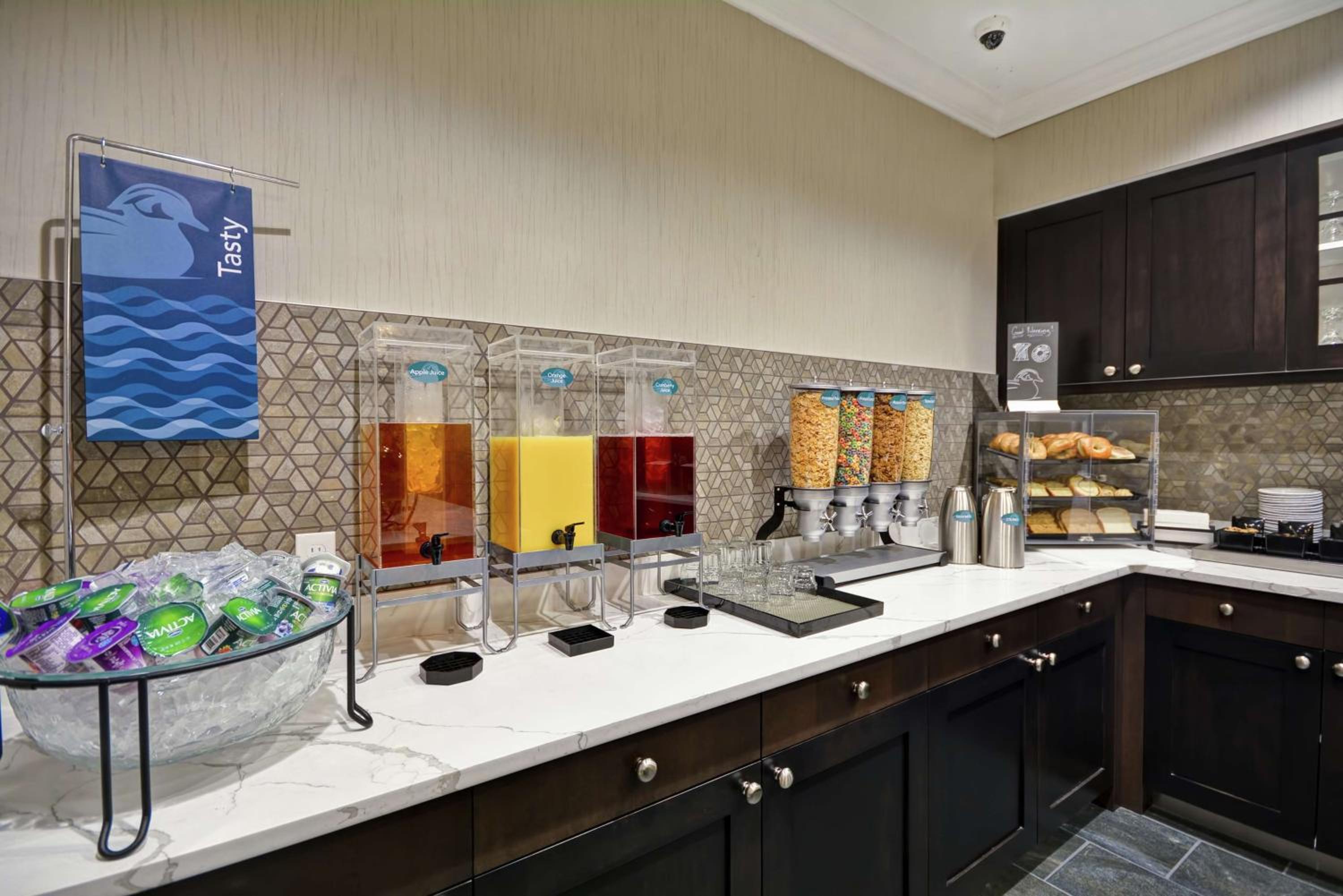 Detroit Vacations - Homewood Suites By Hilton Warren Detroit - Property Image 2