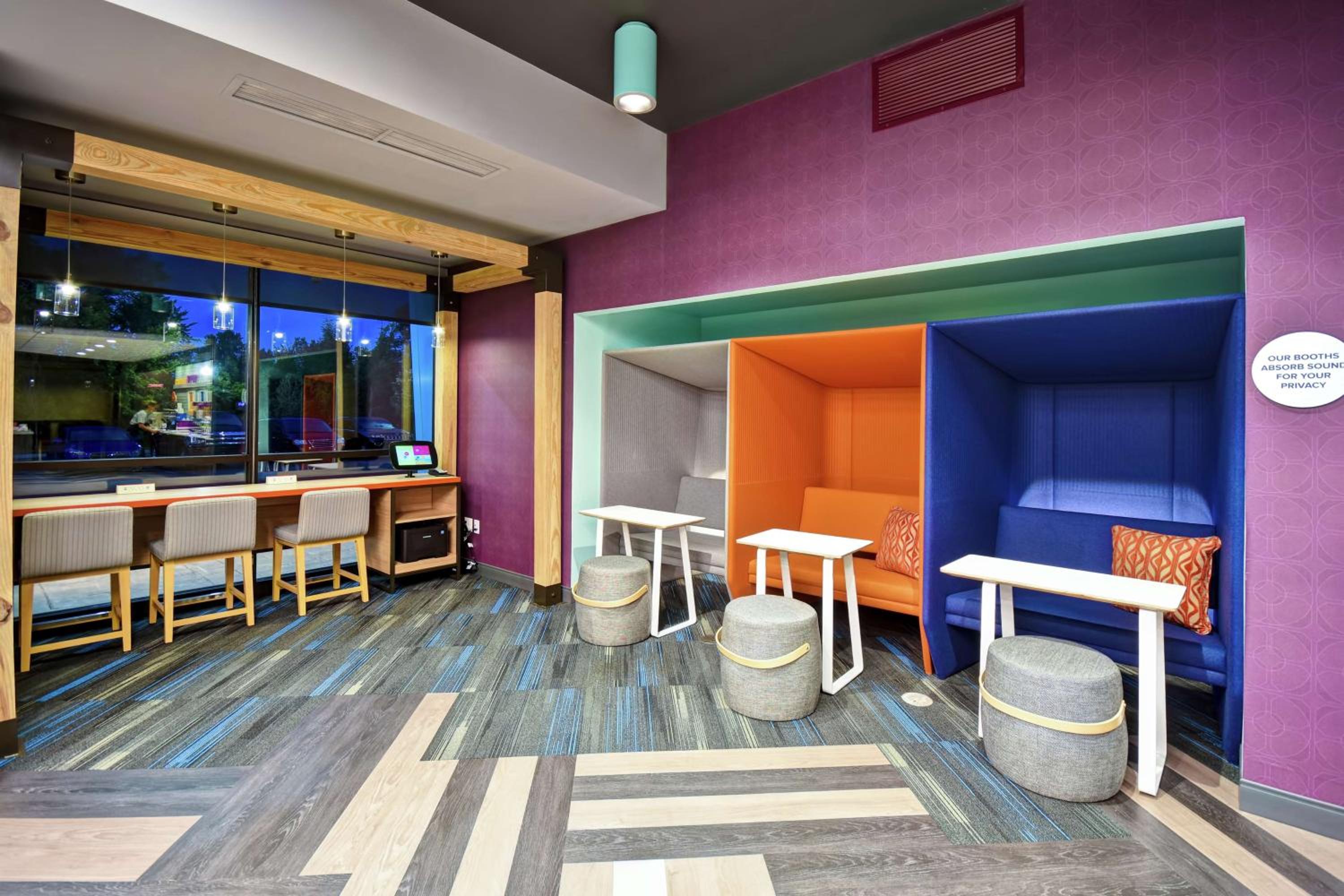 Detroit Vacations - Tru By Hilton Sterling Heights Detroit - Property Image 3