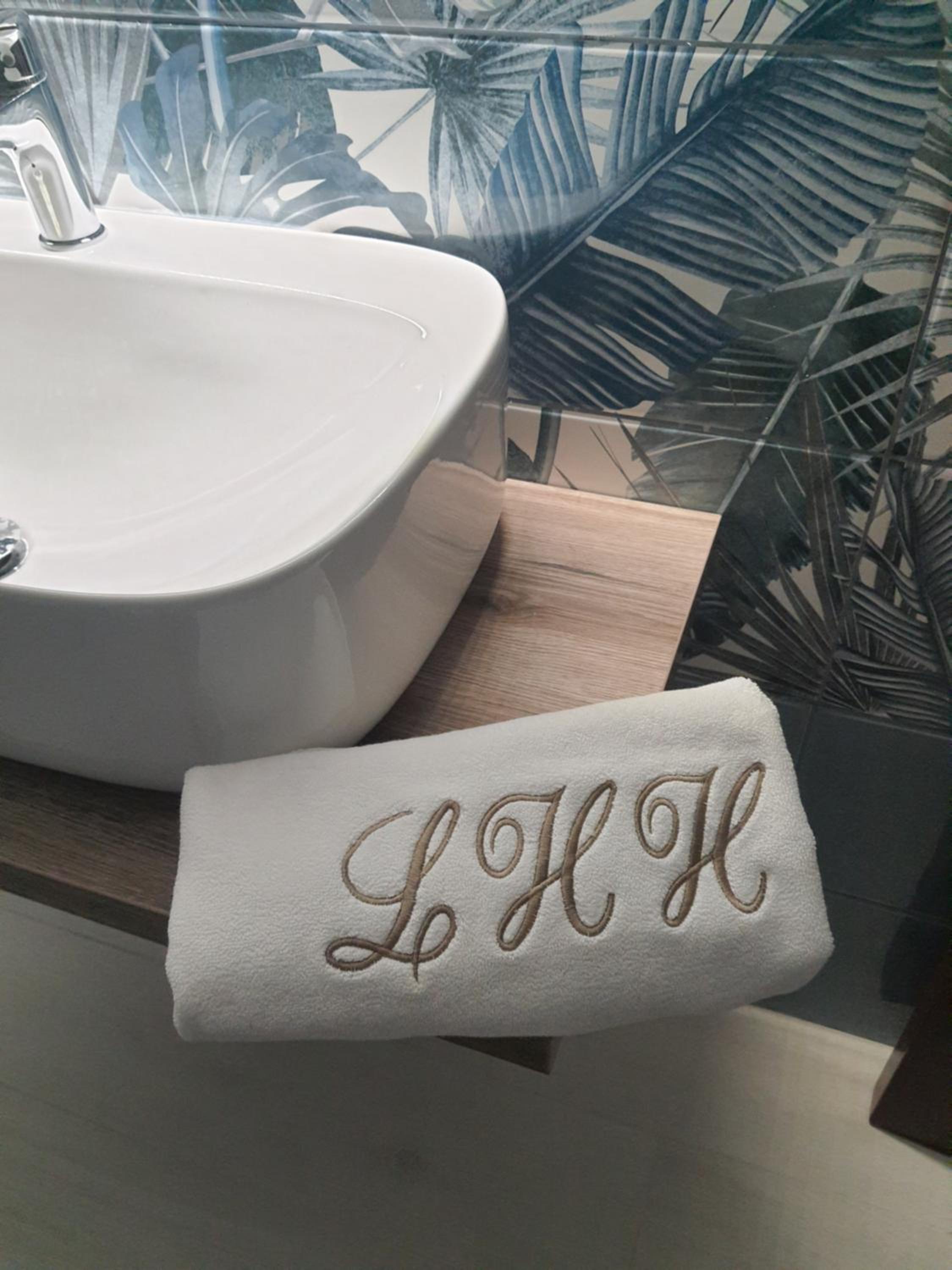 LUXURY HOLIDAY HOUSE