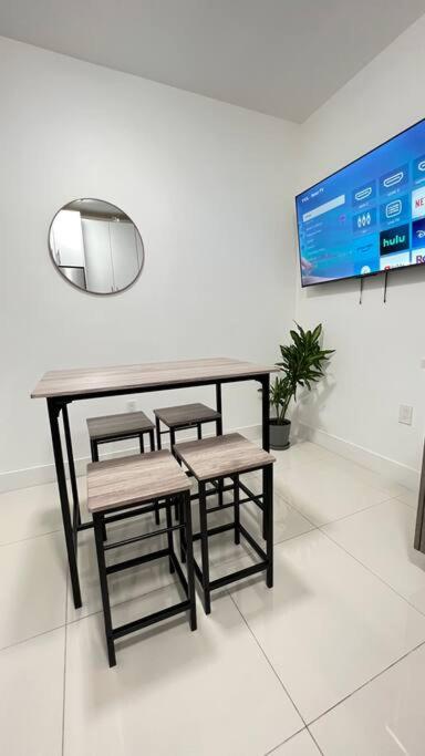 Stanza Hearth of Miami Design District and Wynwood, Parking, Laundry, Workstation, Fully equipped Apts, 24/7 Guest support #2