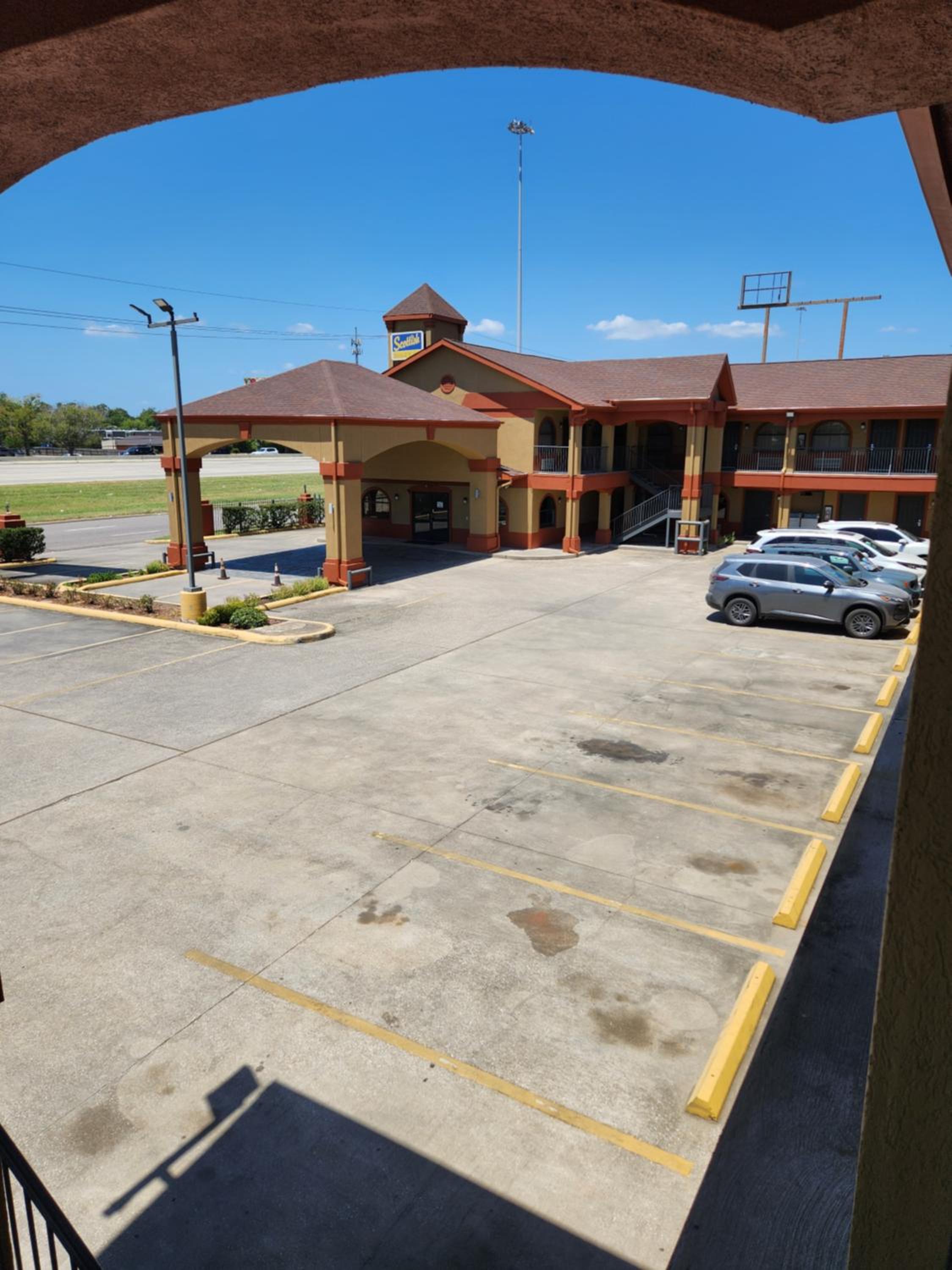Scottish Inn and Suites Beaumont, photo 31