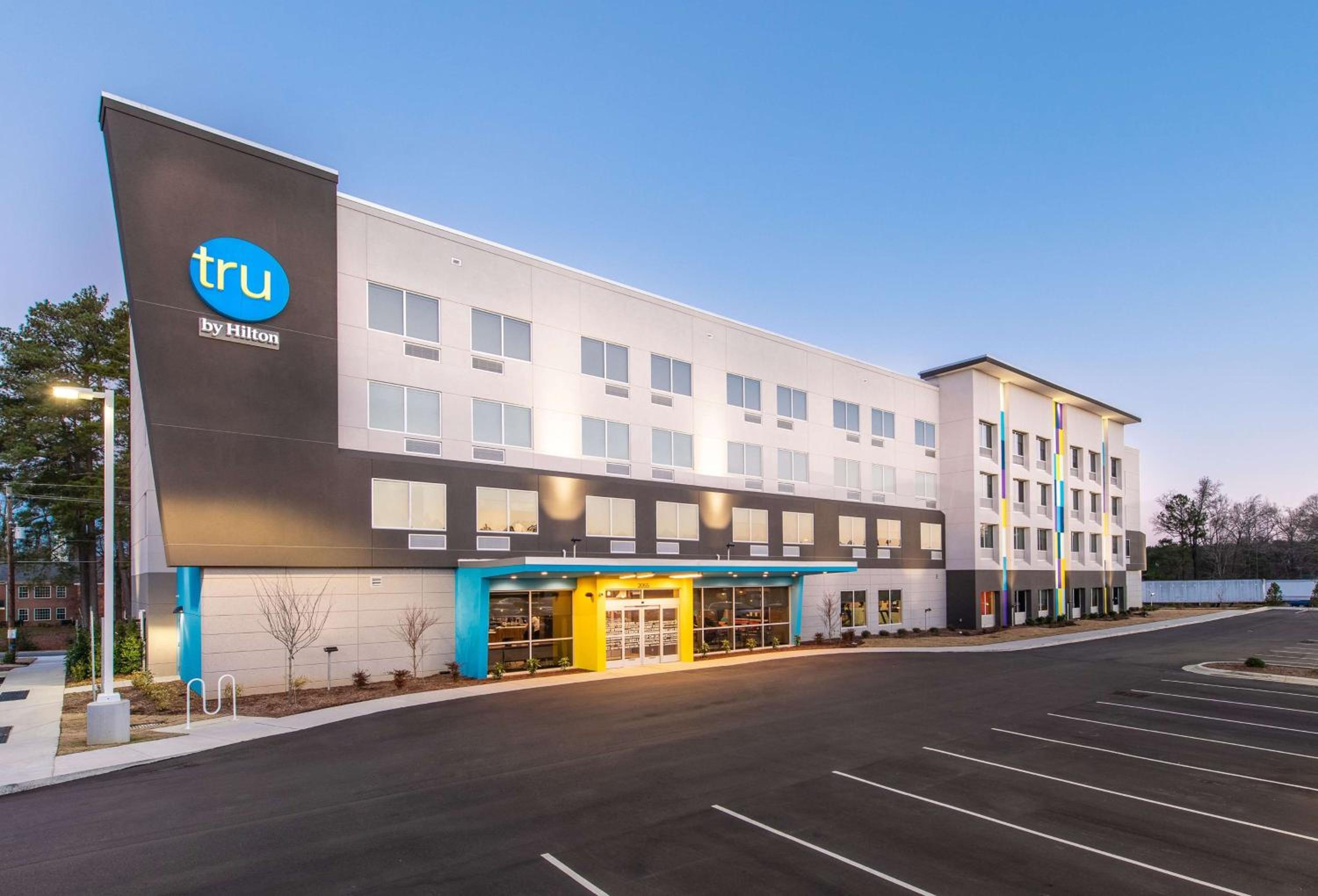 Fayetteville Vacations - Tru by Hilton Fayetteville I-95 - Property Image 49