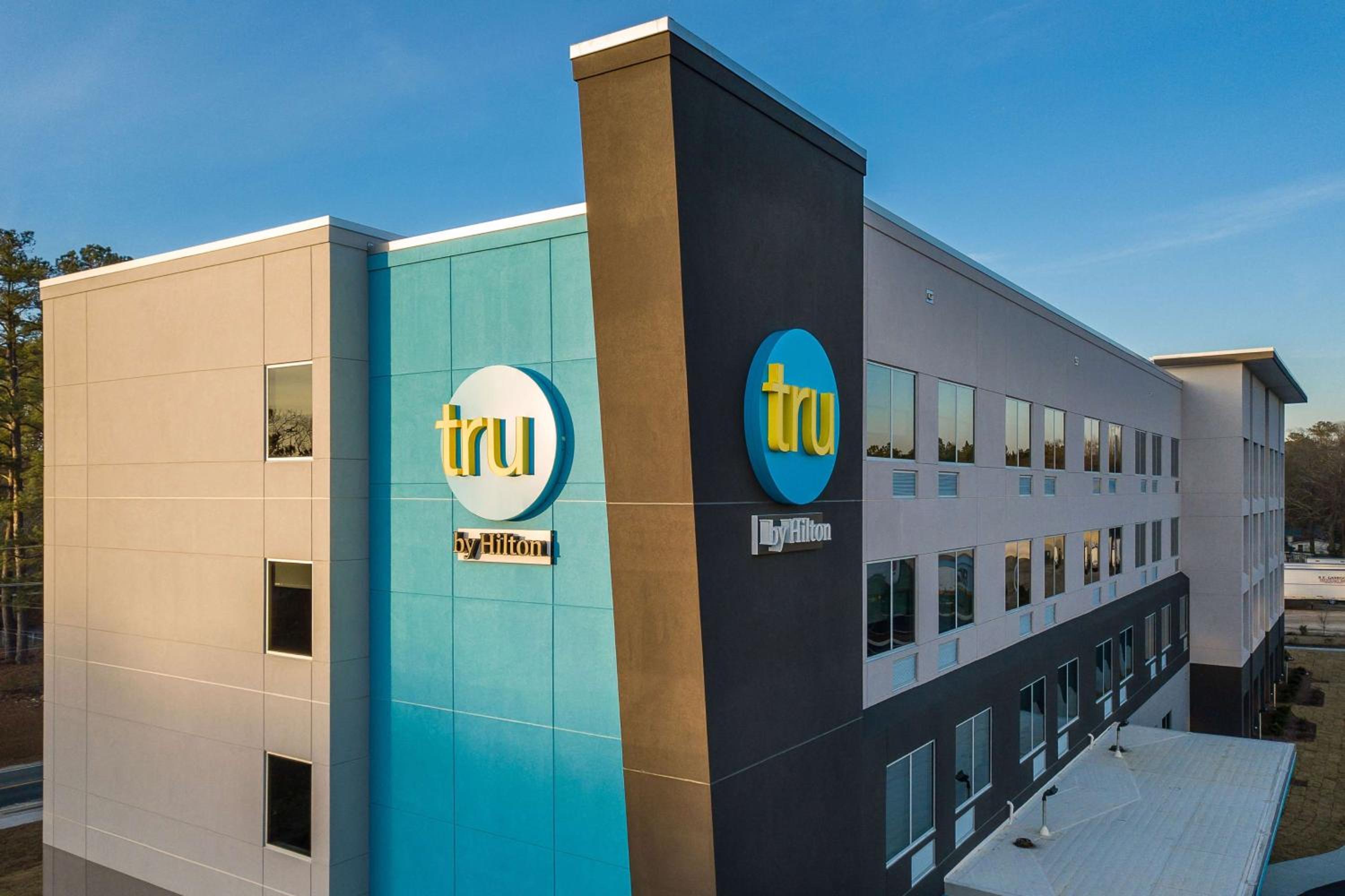 Fayetteville Vacations - Tru by Hilton Fayetteville I-95 - Property Image 60