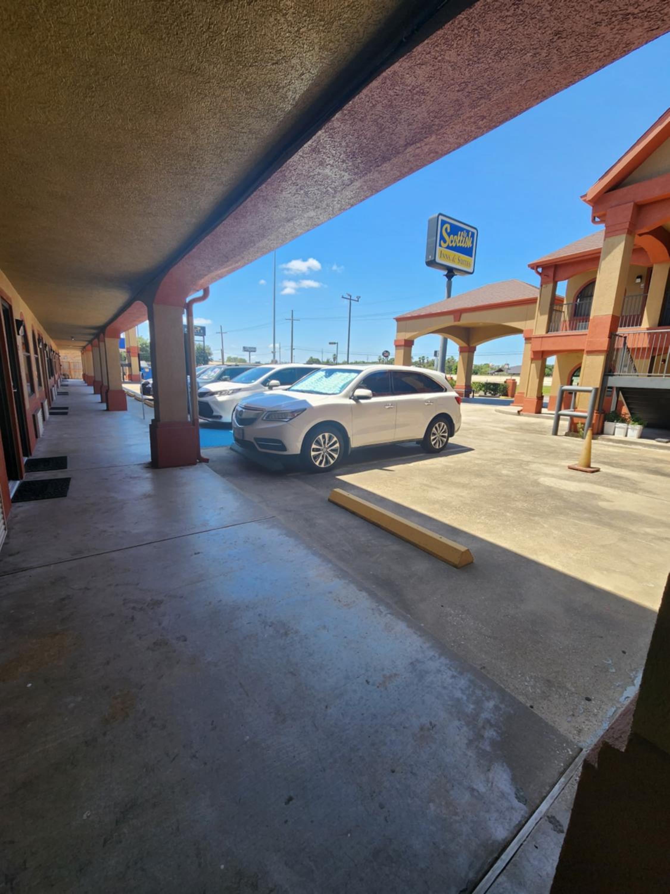 Scottish Inn and Suites Beaumont