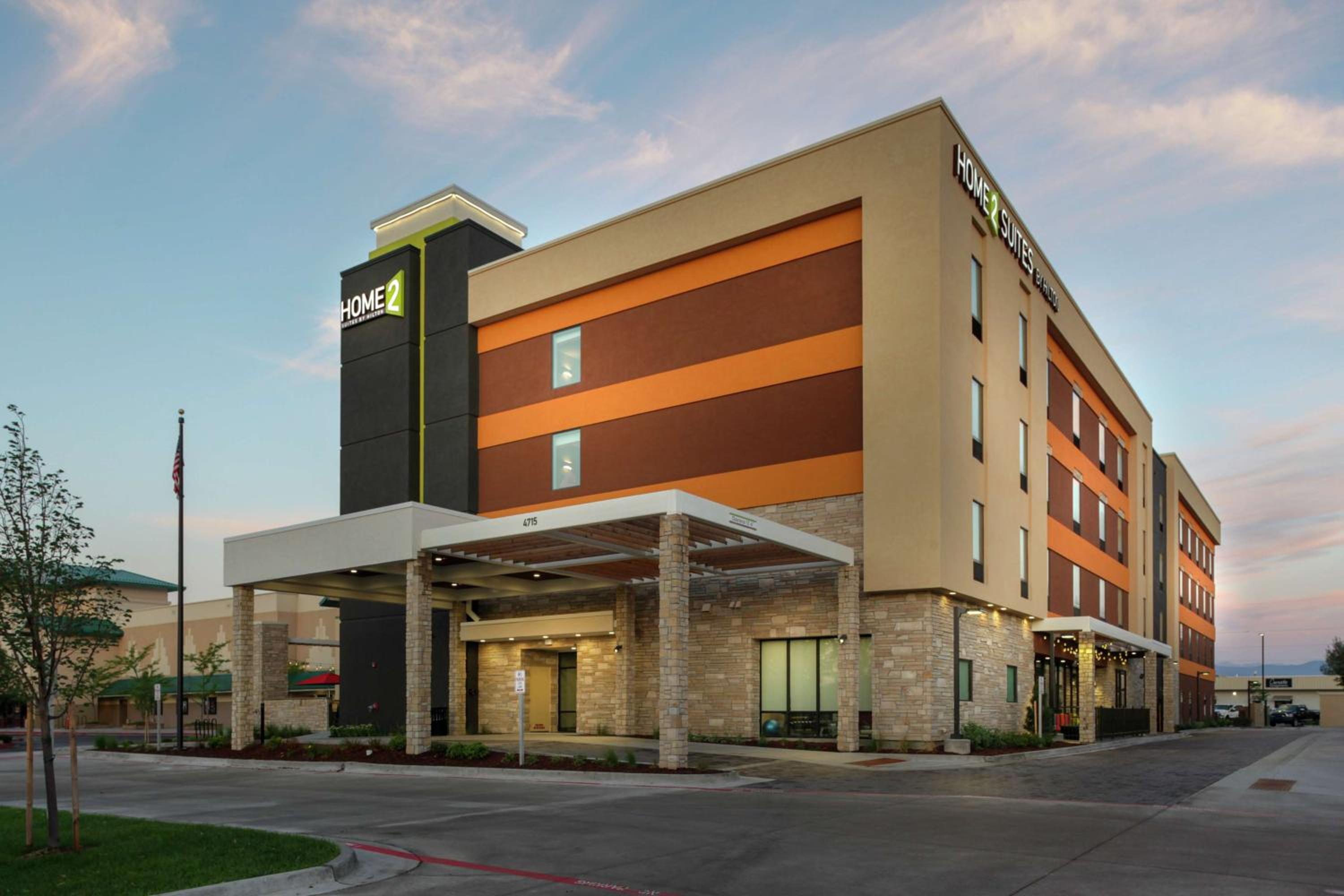 Hotel Home2 Suites By Hilton Fort Collins - Image 1