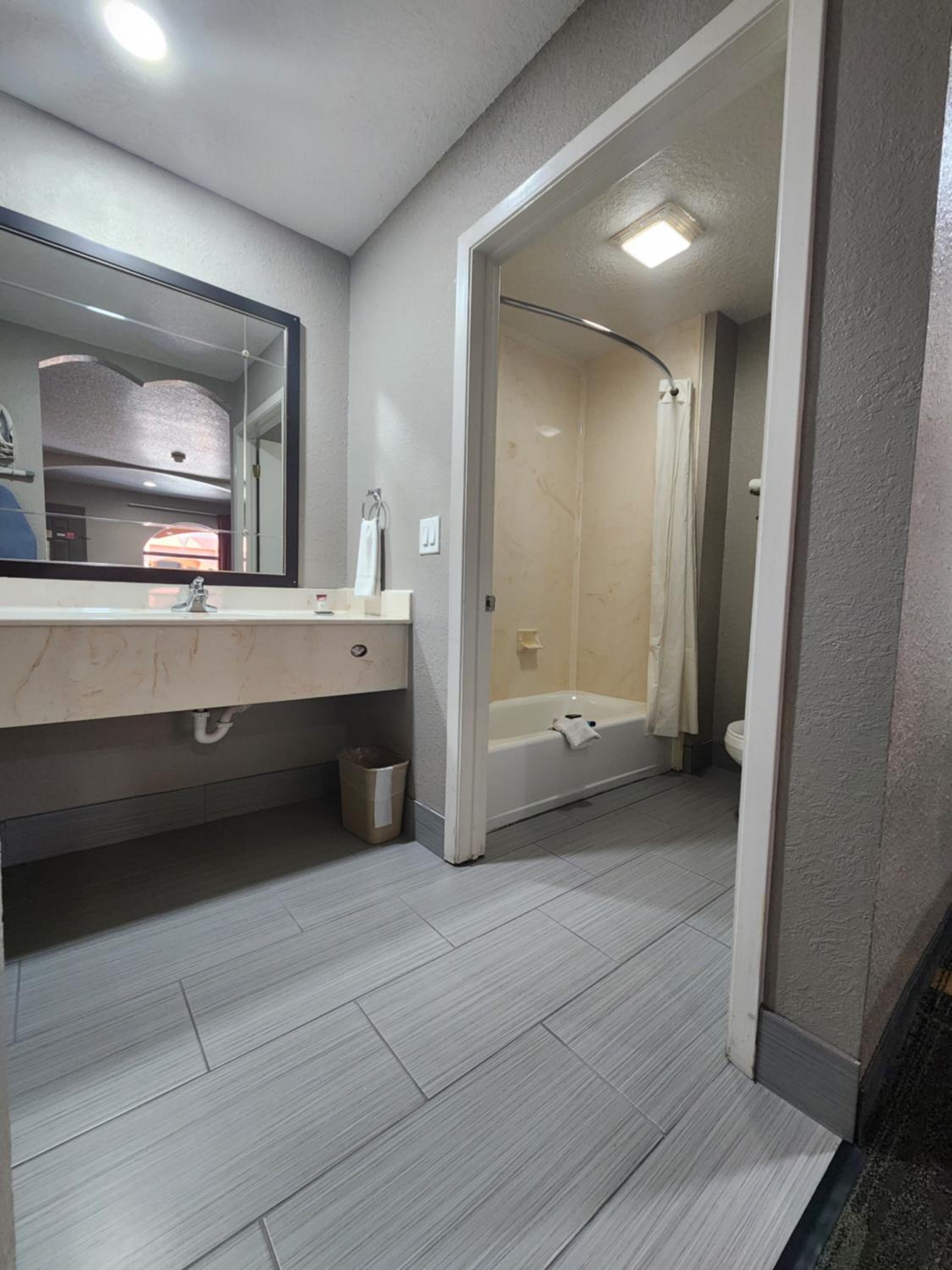 Scottish Inn and Suites Beaumont, photo 68