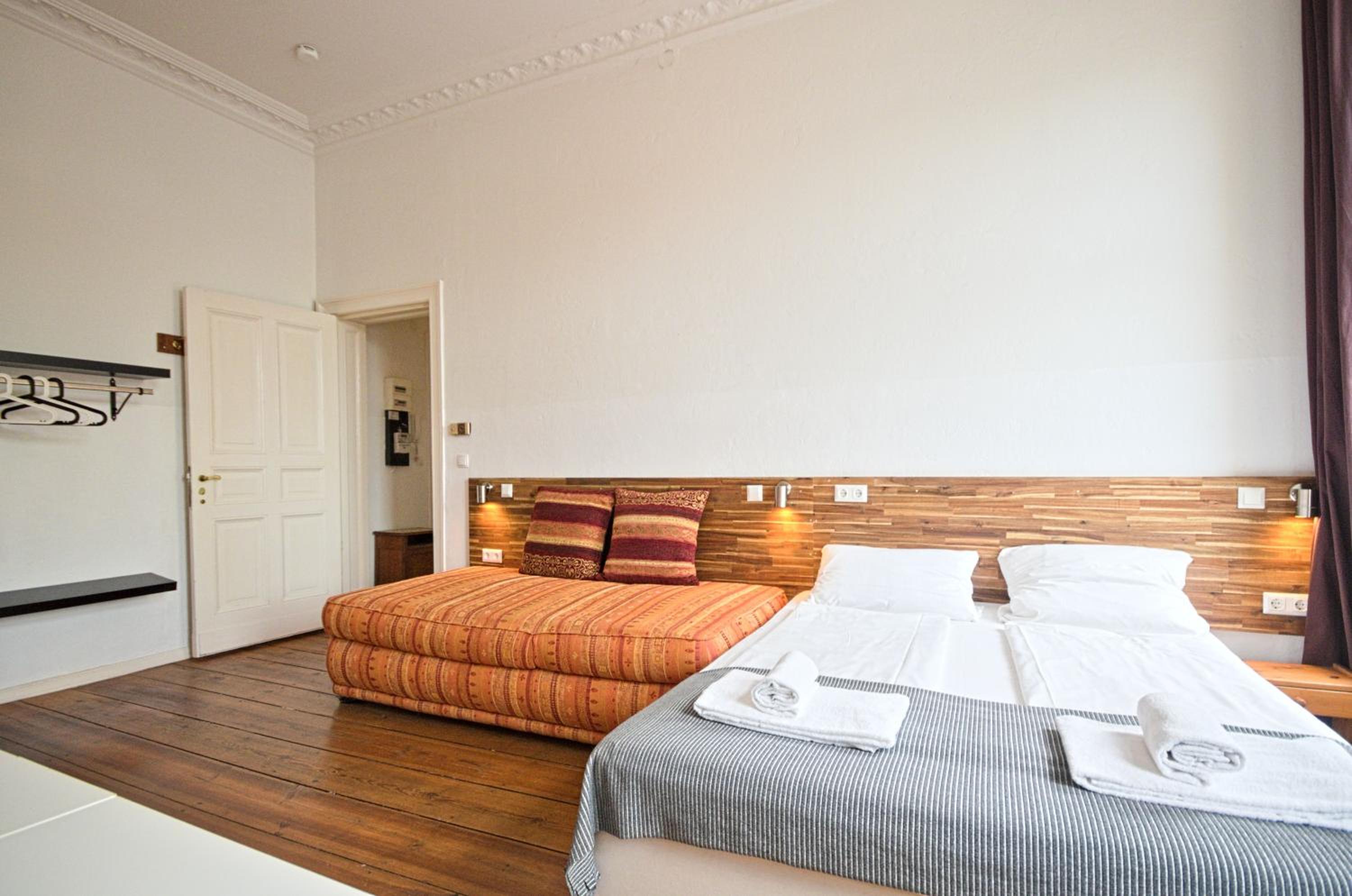 2 Bedroom Apartment (ABEMI)
