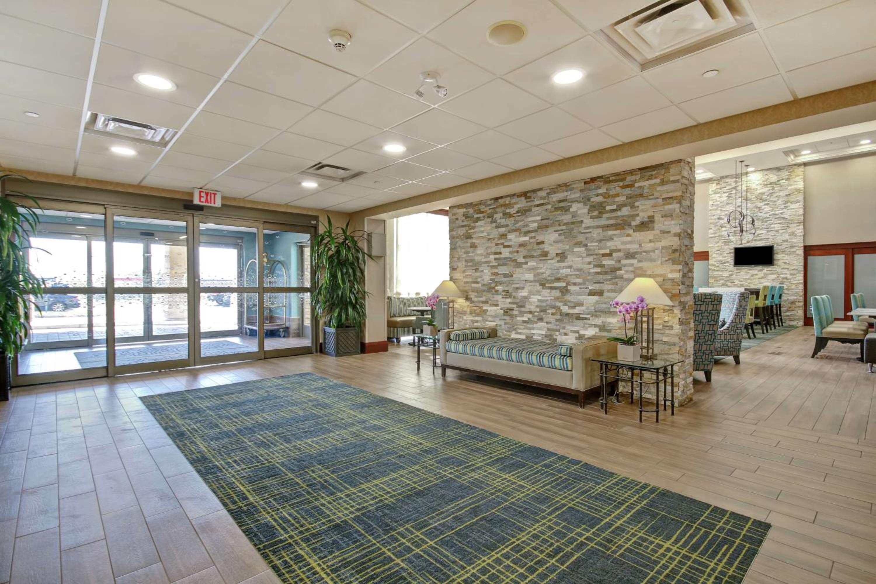 Guelph Vacations - Hampton Inn Suites Guelph - Property Image 53