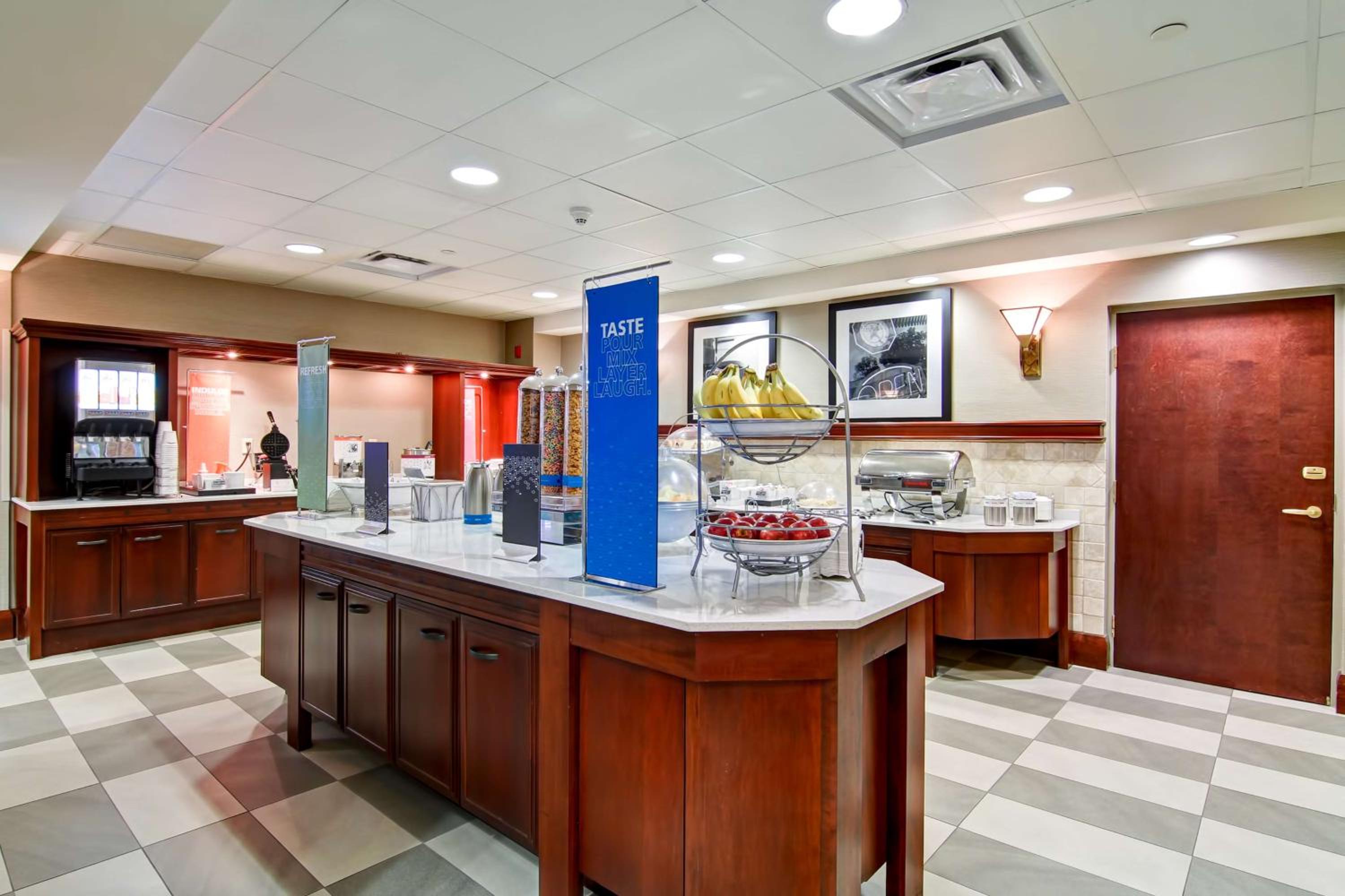 Guelph Vacations - Hampton Inn  Suites Guelph - Property Image 4