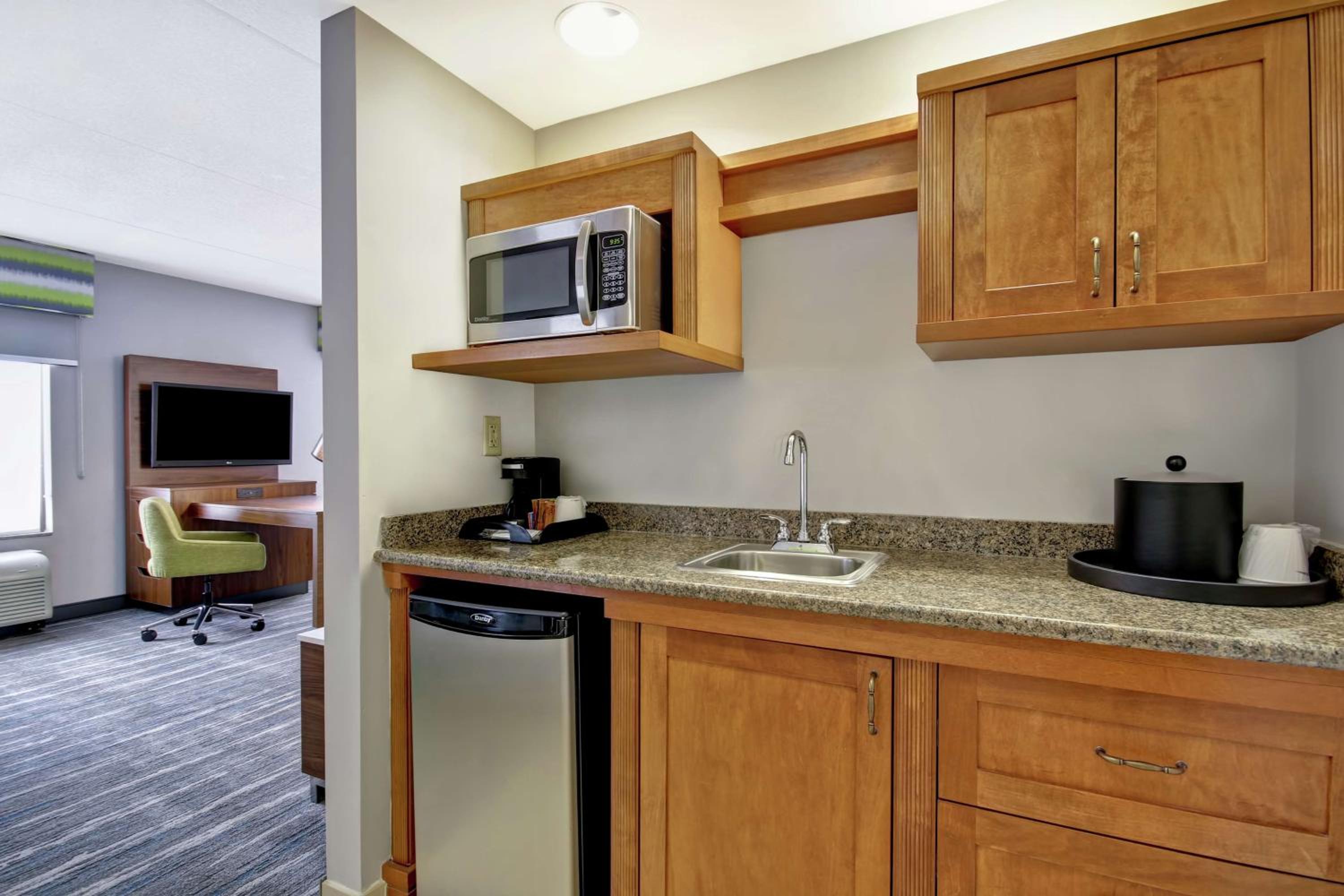 Guelph Vacations - Hampton Inn Suites Guelph - Property Image 33