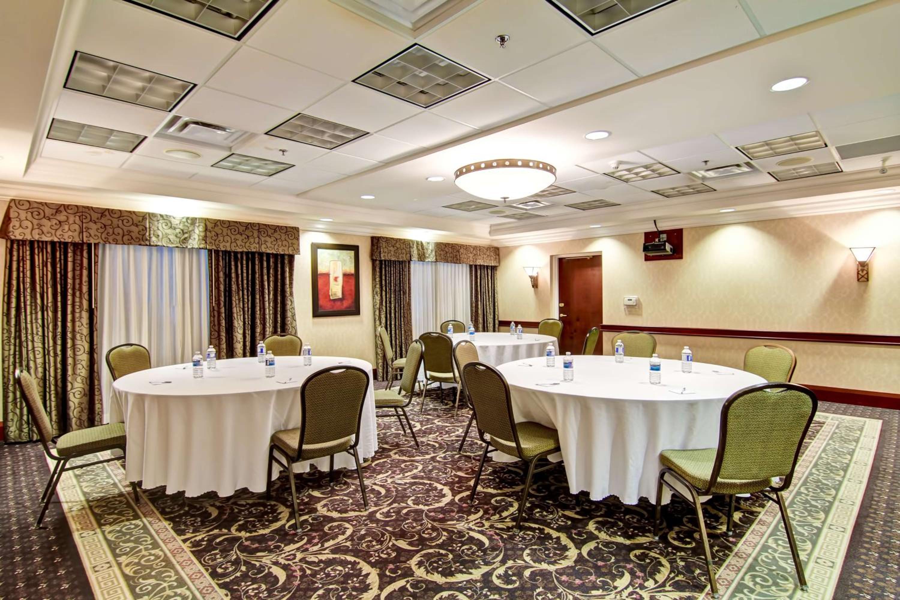 Guelph Vacations - Hampton Inn Suites Guelph - Property Image 35
