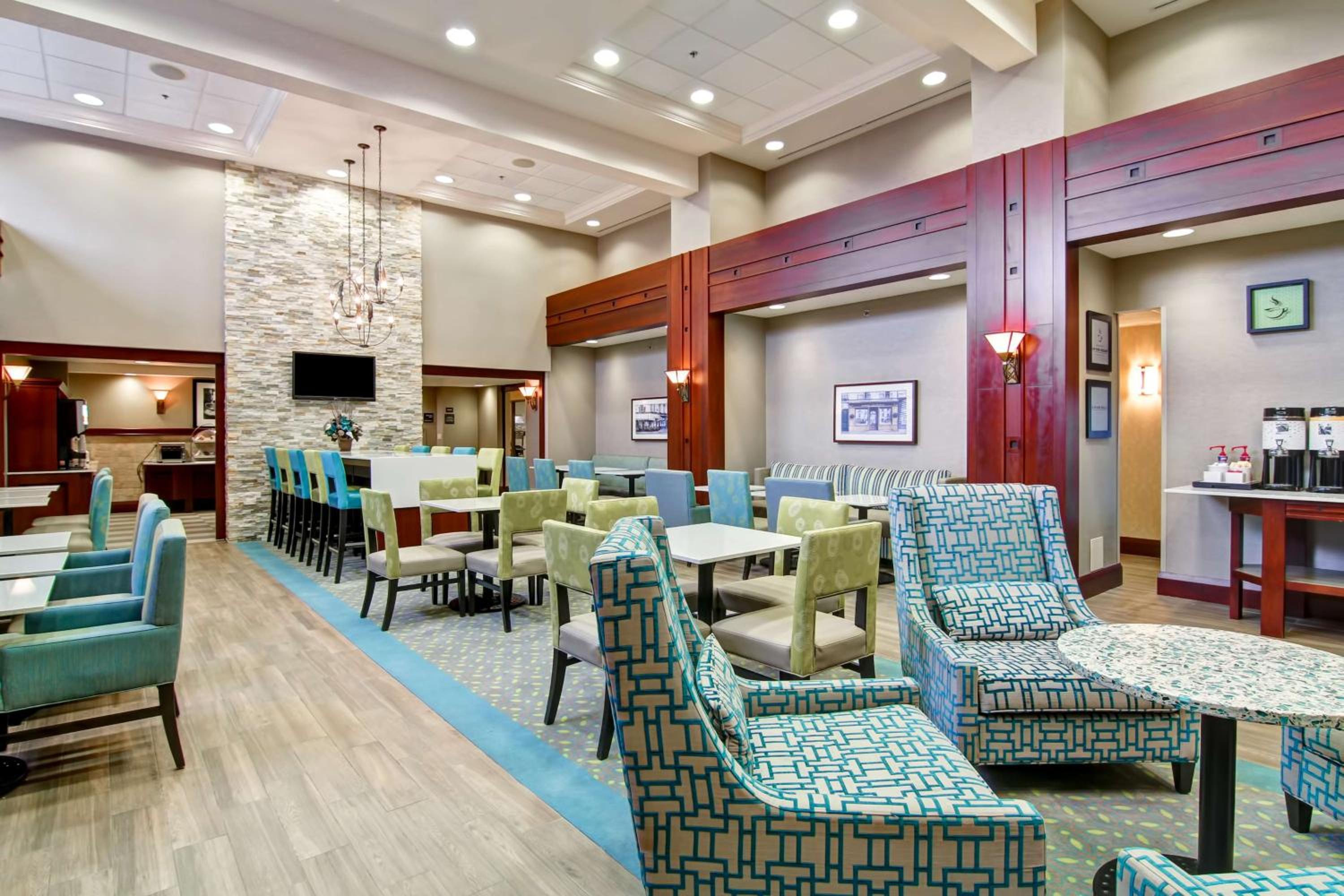 Guelph Vacations - Hampton Inn Suites Guelph - Property Image 38
