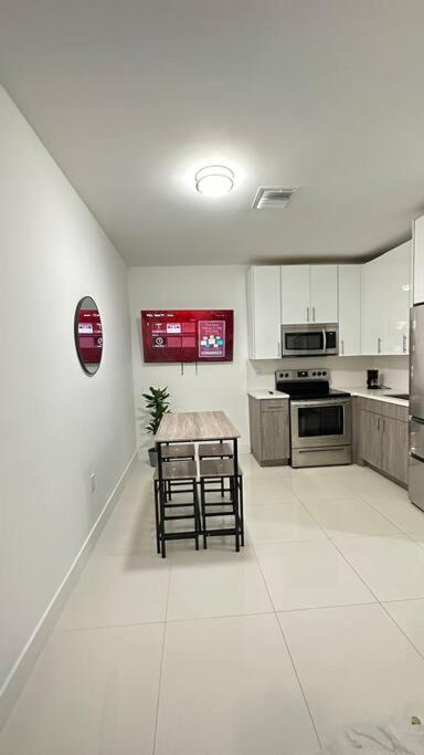 Stanza Hearth of Miami Design District and Wynwood, Parking, Laundry, Workstation, Fully equipped Apts, 24/7 Guest support #6