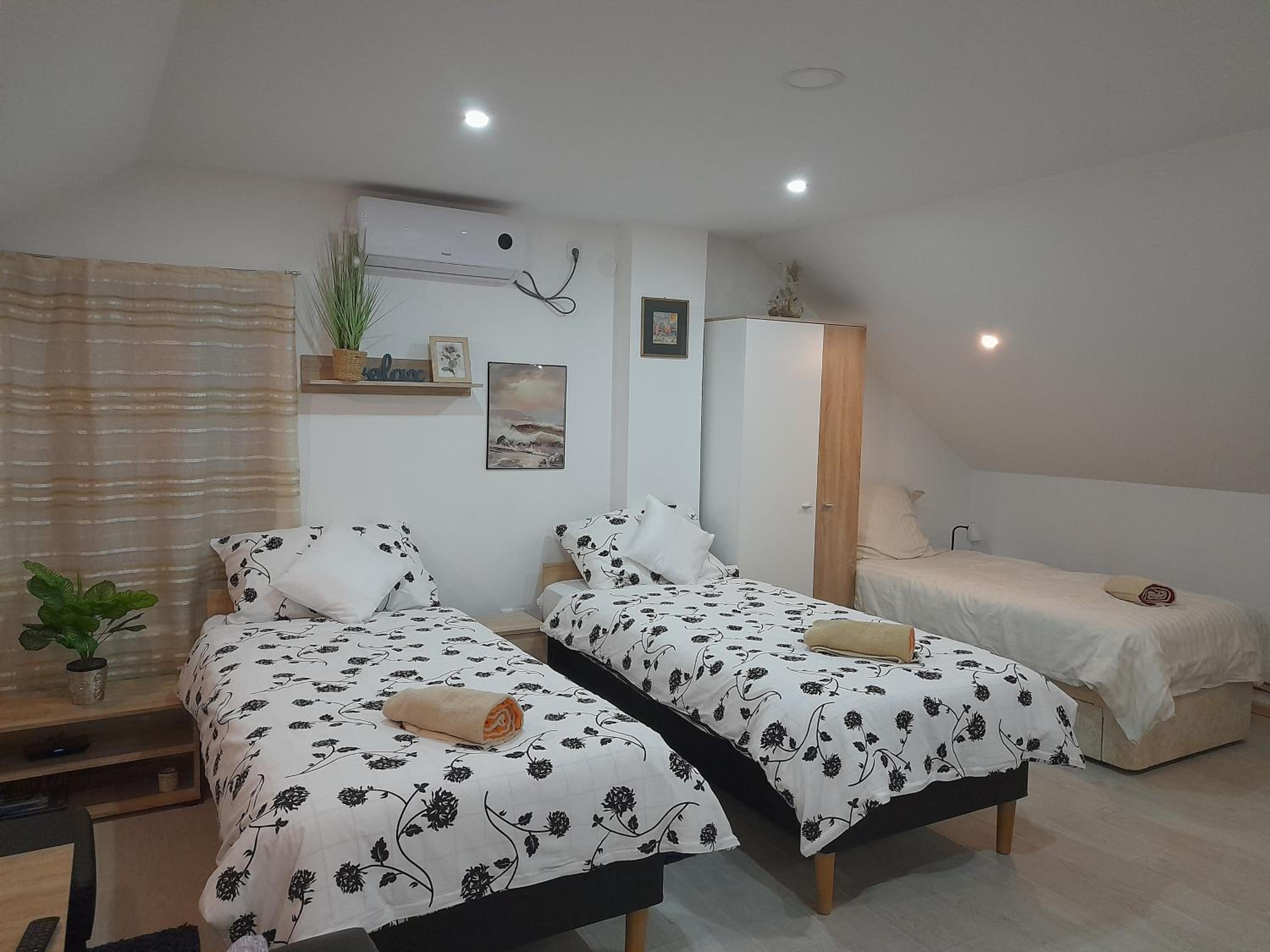 Studio Apartman Mary view 2