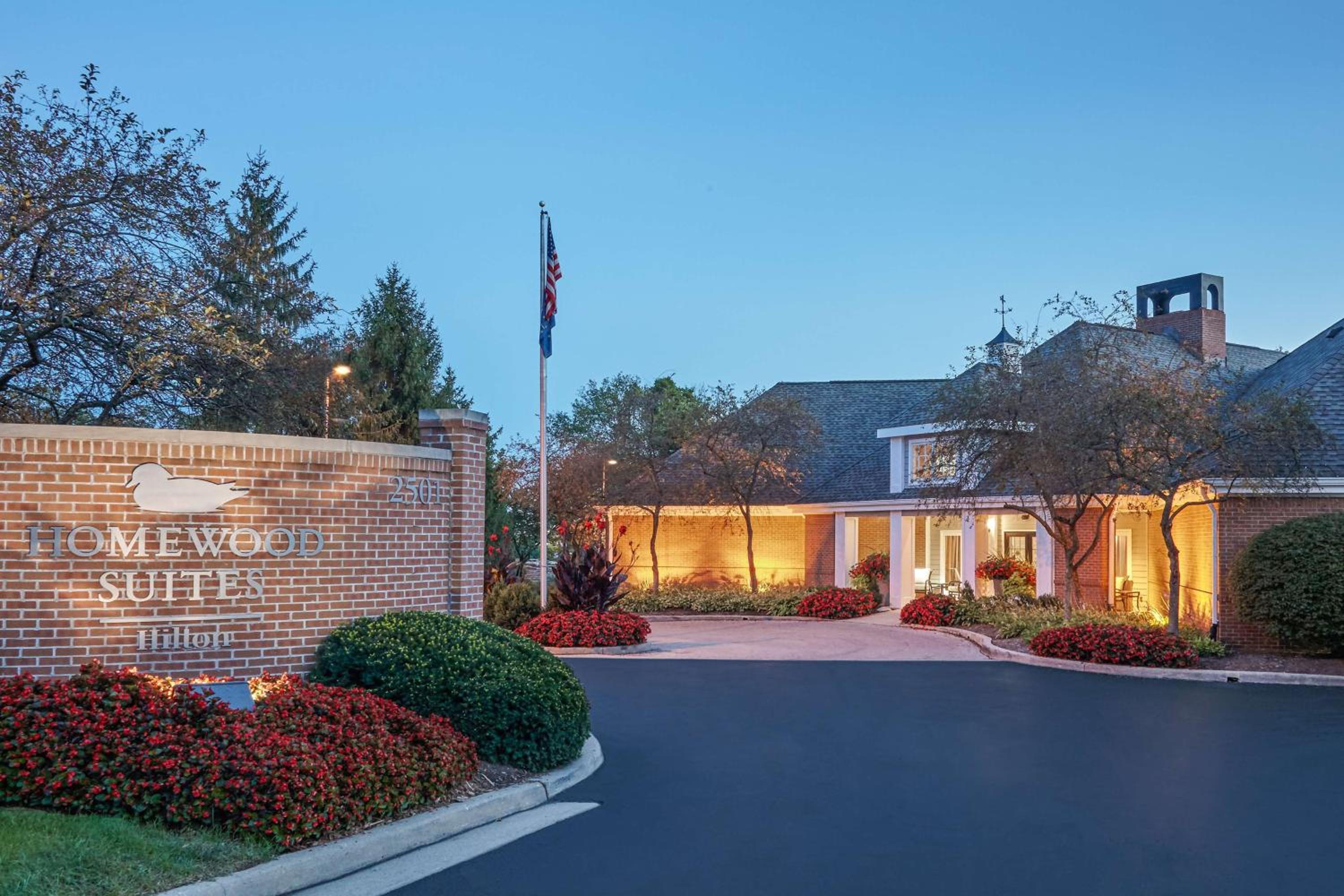 Hotel Homewood Suites by Hilton Indianapolis At The Crossing - Image 1