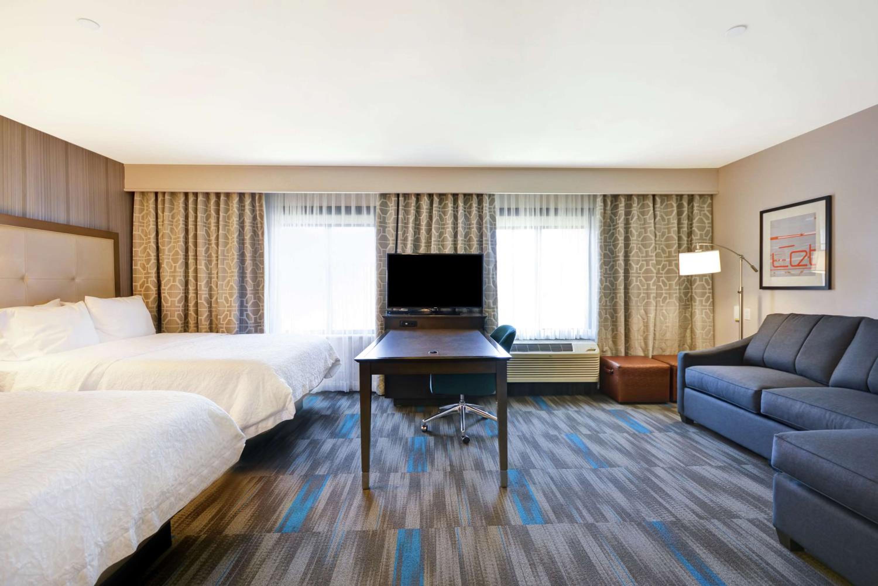 Burbank Vacations - Hampton Inn Suites Los Angeles Burbank Airport - Property Image 16