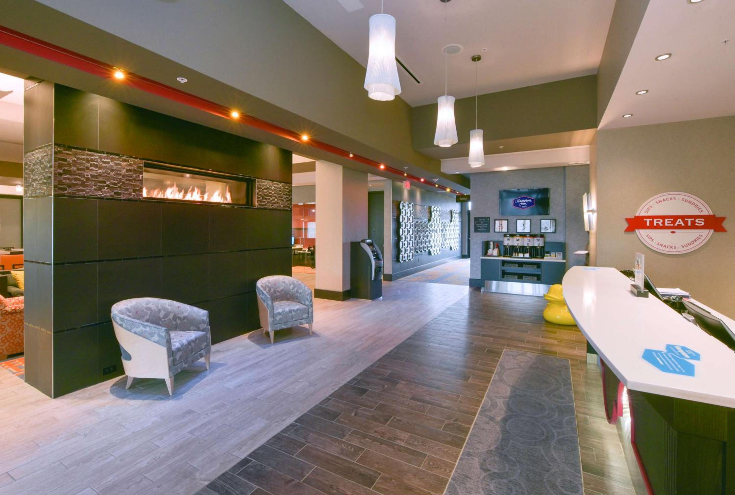 Lumberton Vacations - Hampton Inn Lumberton, NC - Property Image 2