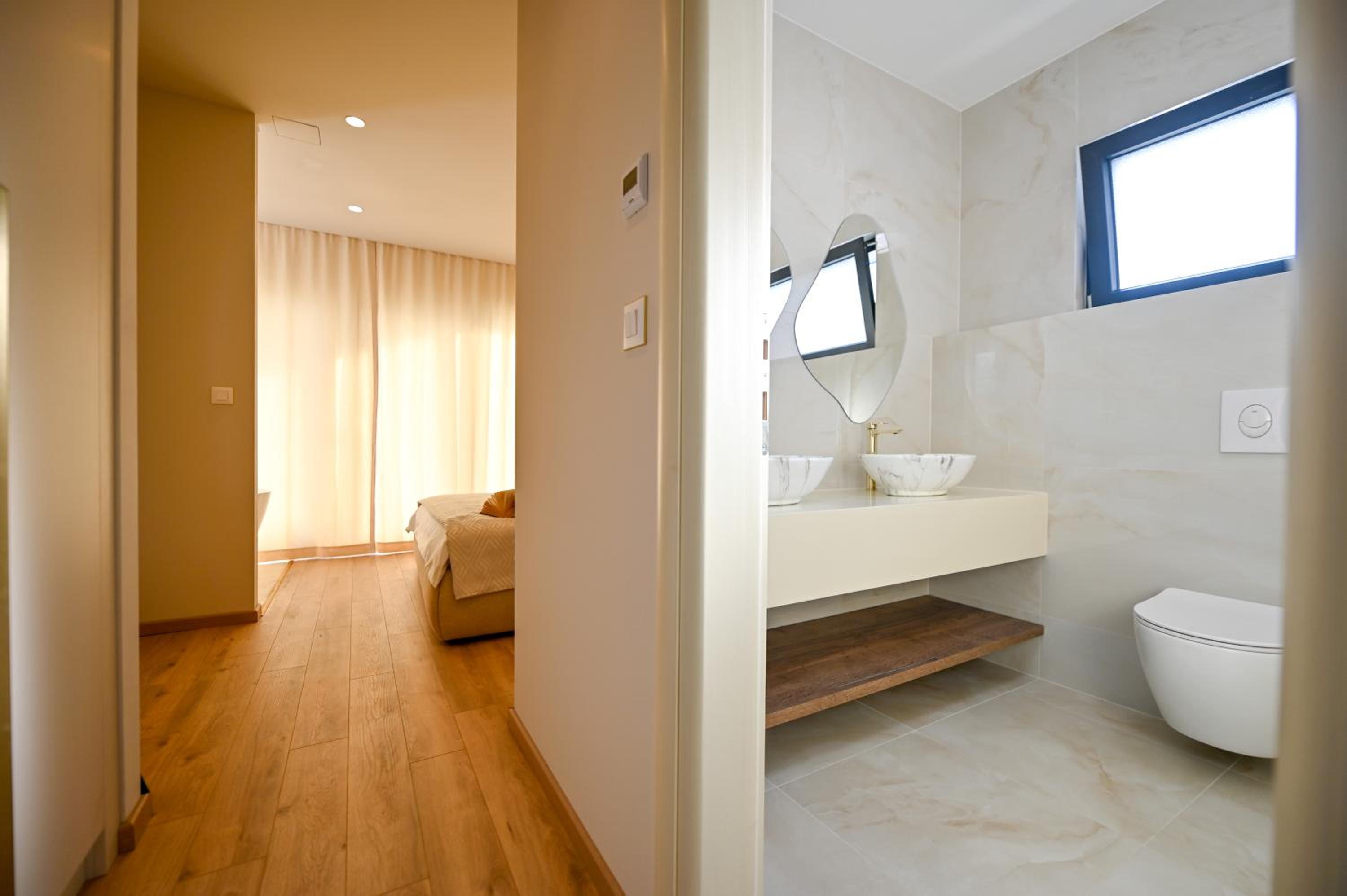 Villa Rosemary West - Heated Infinity Swimming Pool - Jacuzzi - Sea View
