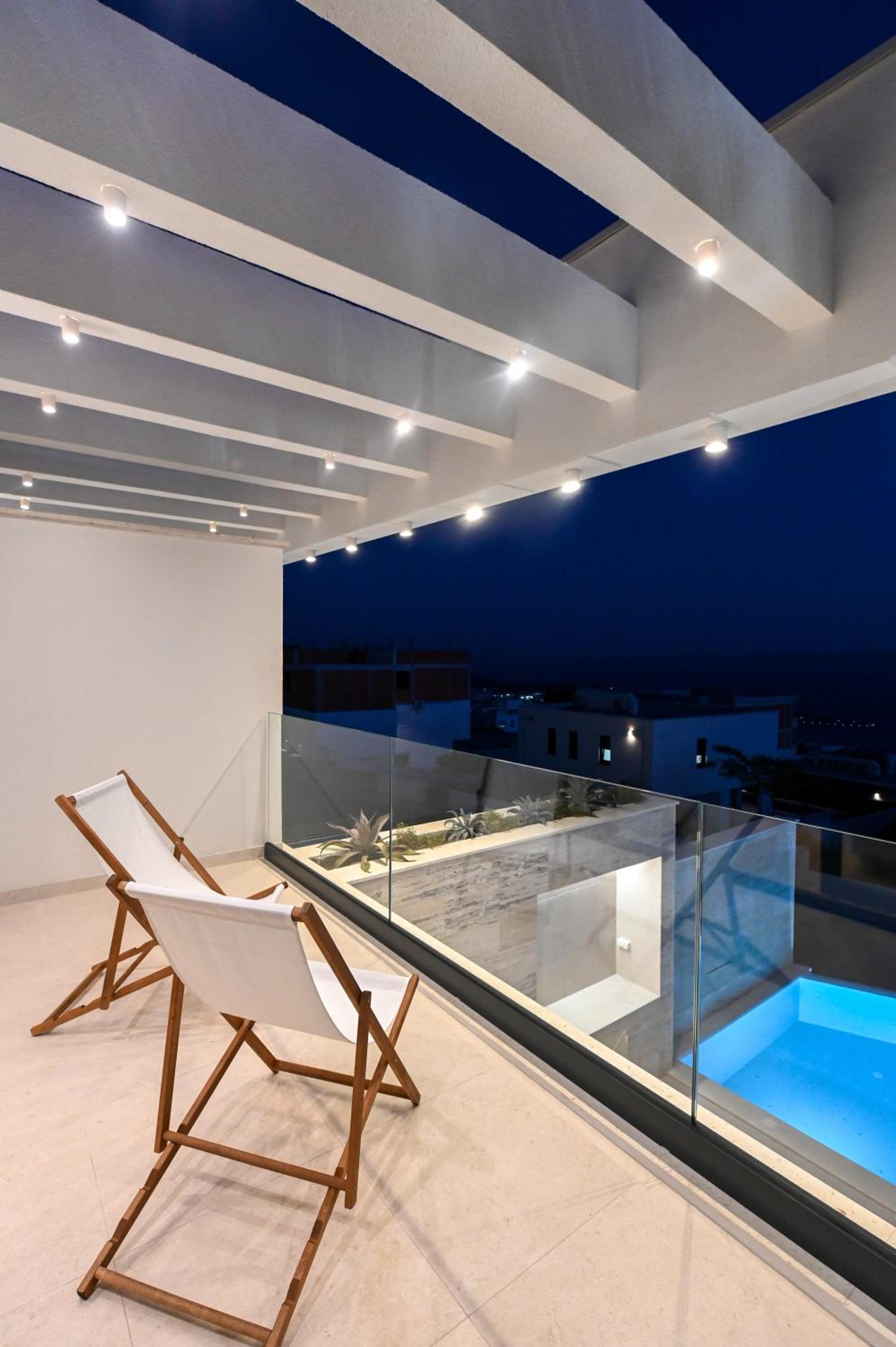 Villa Rosemary West - Heated Infinity Swimming Pool - Jacuzzi - Sea View