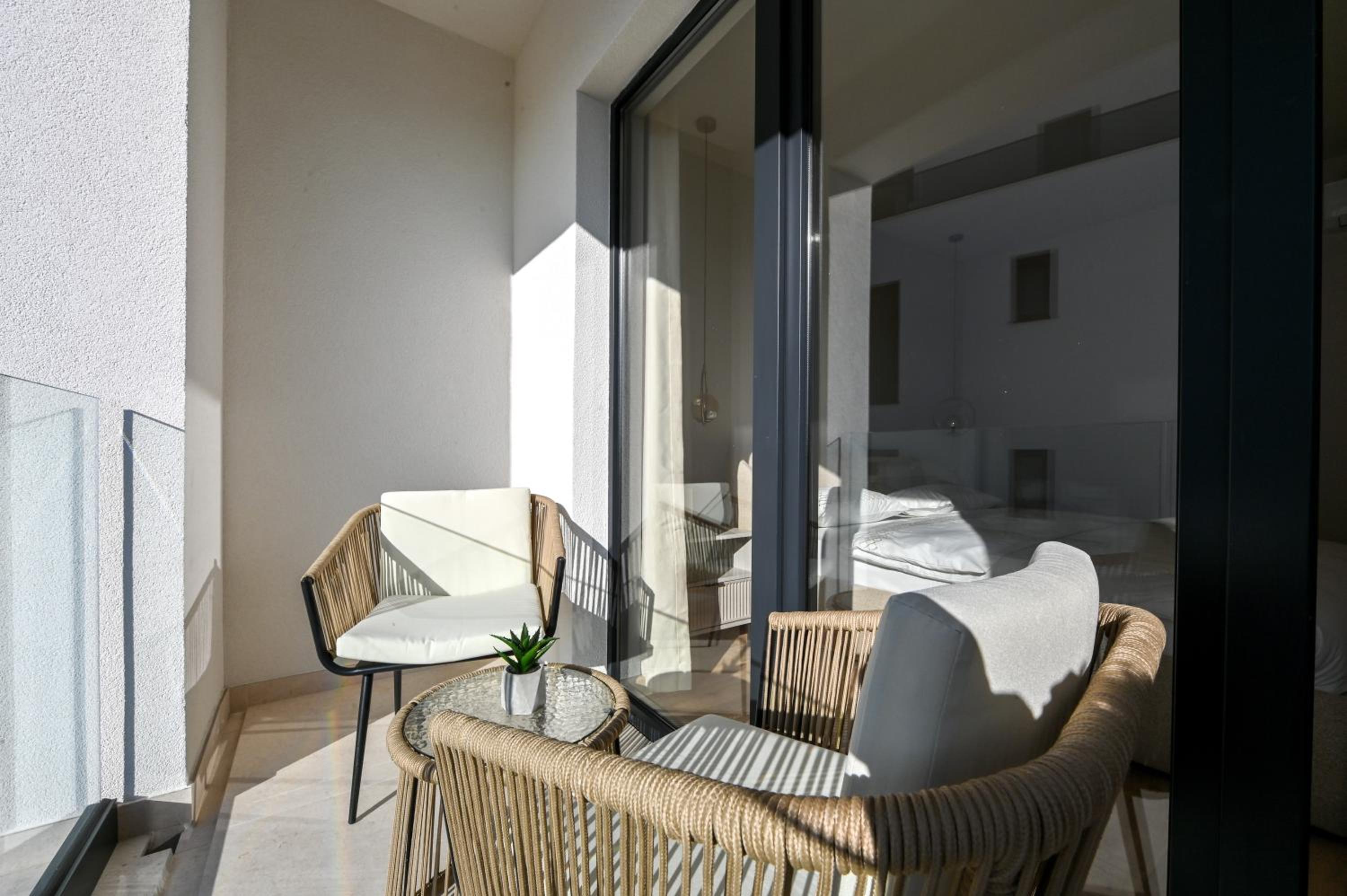 Villa Rosemary West - Heated Infinity Swimming Pool - Jacuzzi - Sea View
