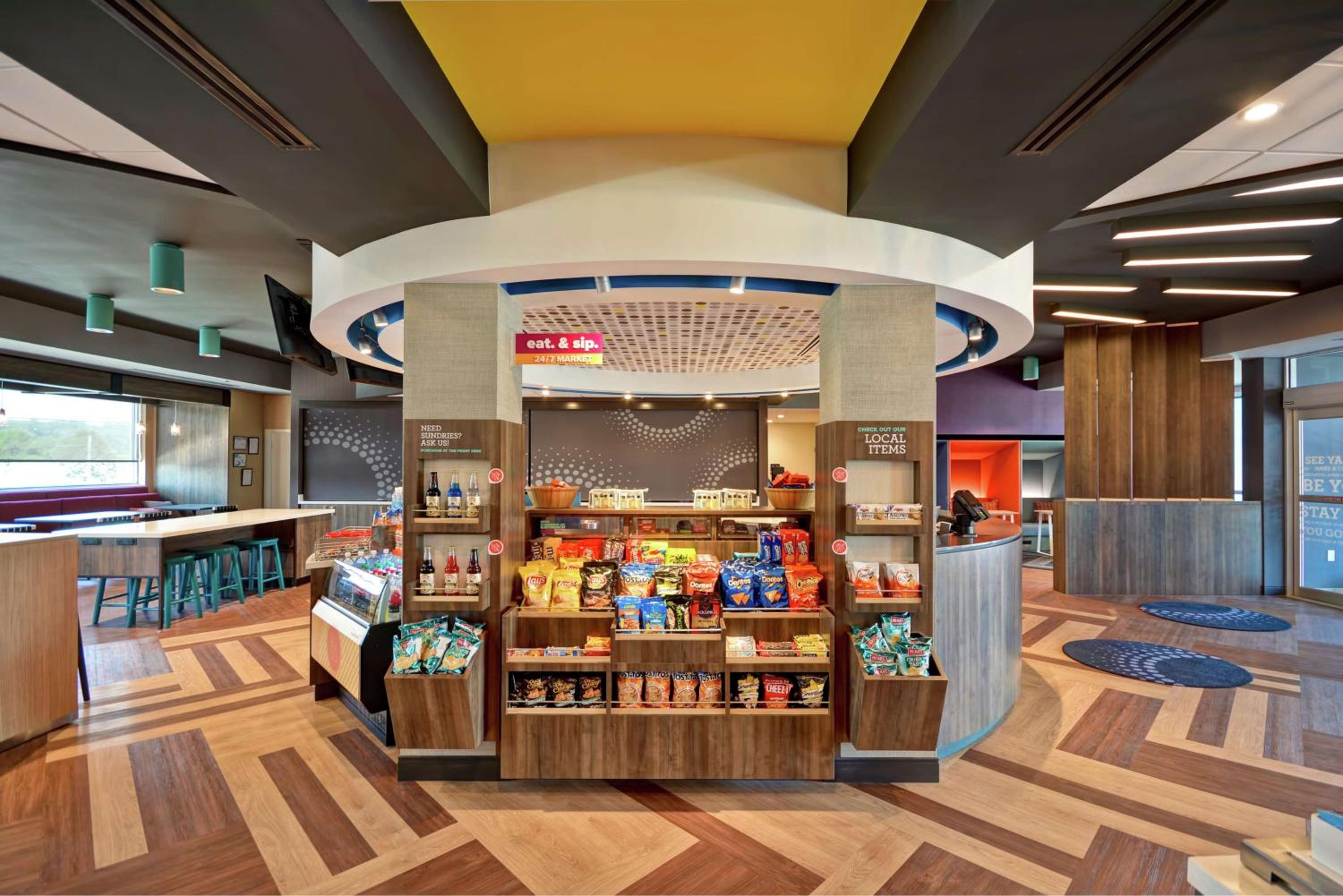 Tru By Hilton Denver, PA 3