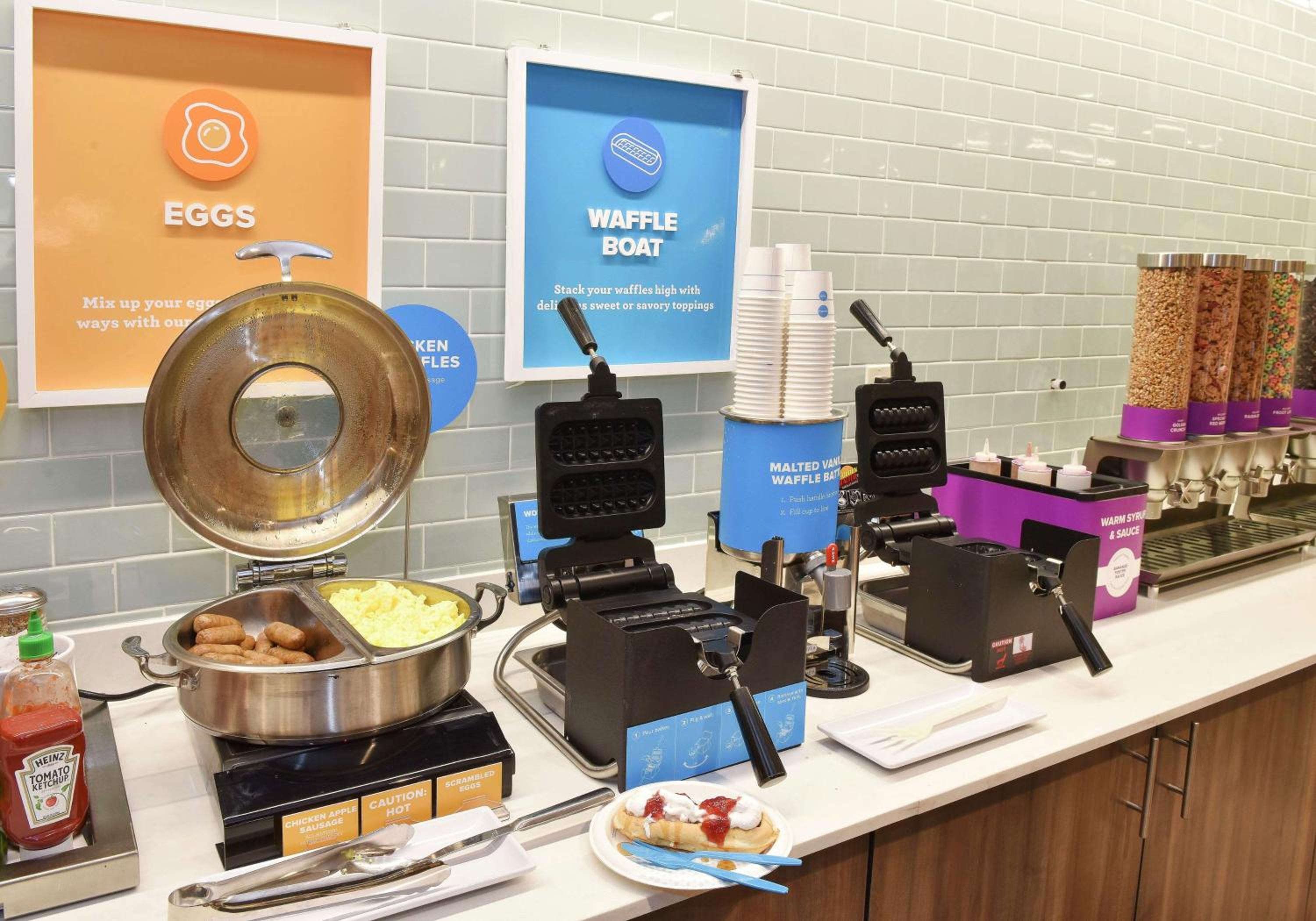 Lawrence Vacations - Tru By Hilton Lawrence - Property Image 23