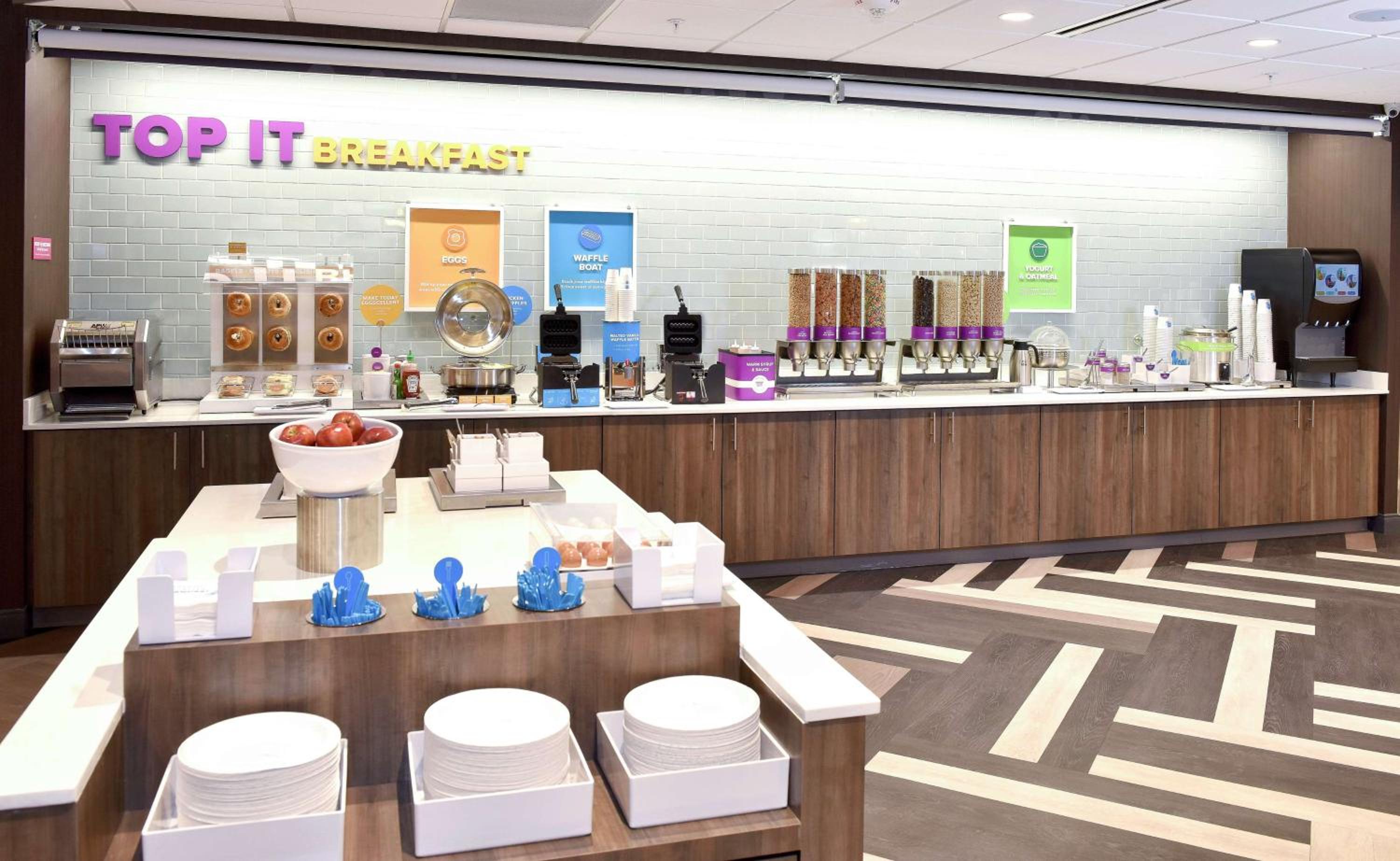 Lawrence Vacations - Tru By Hilton Lawrence - Property Image 27