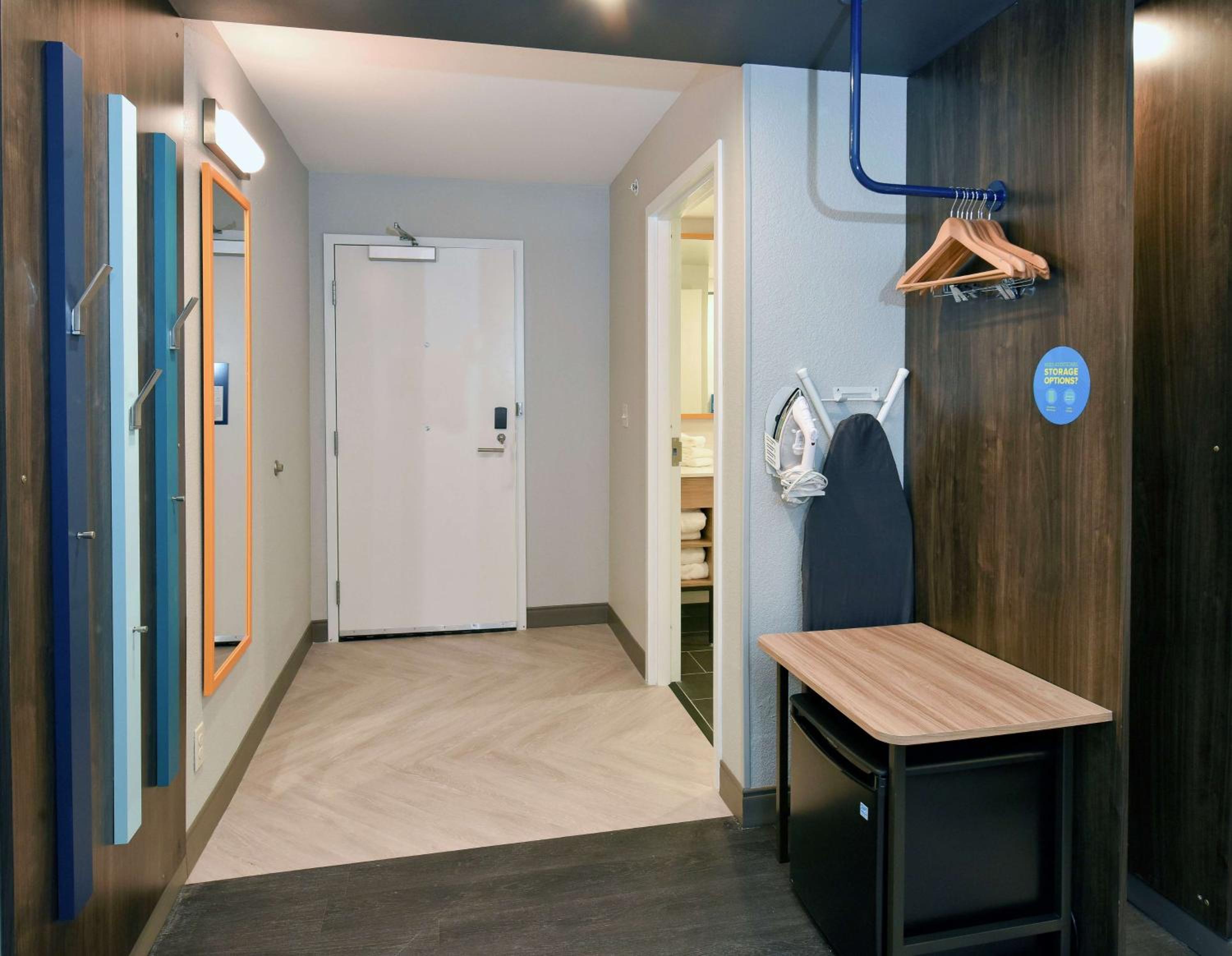 Lawrence Vacations - Tru By Hilton Lawrence - Property Image 13