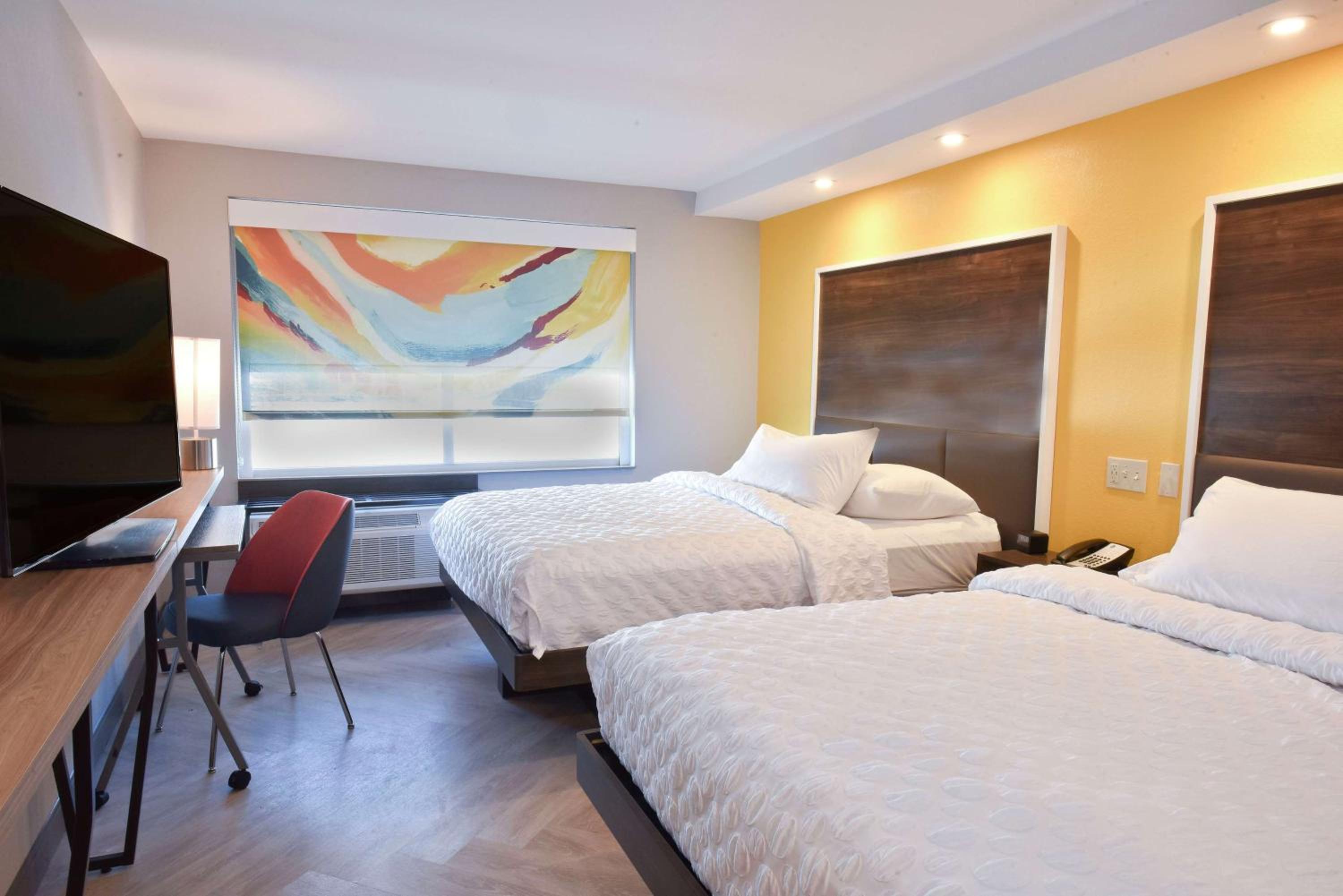 Lawrence Vacations - Tru By Hilton Lawrence - Property Image 8