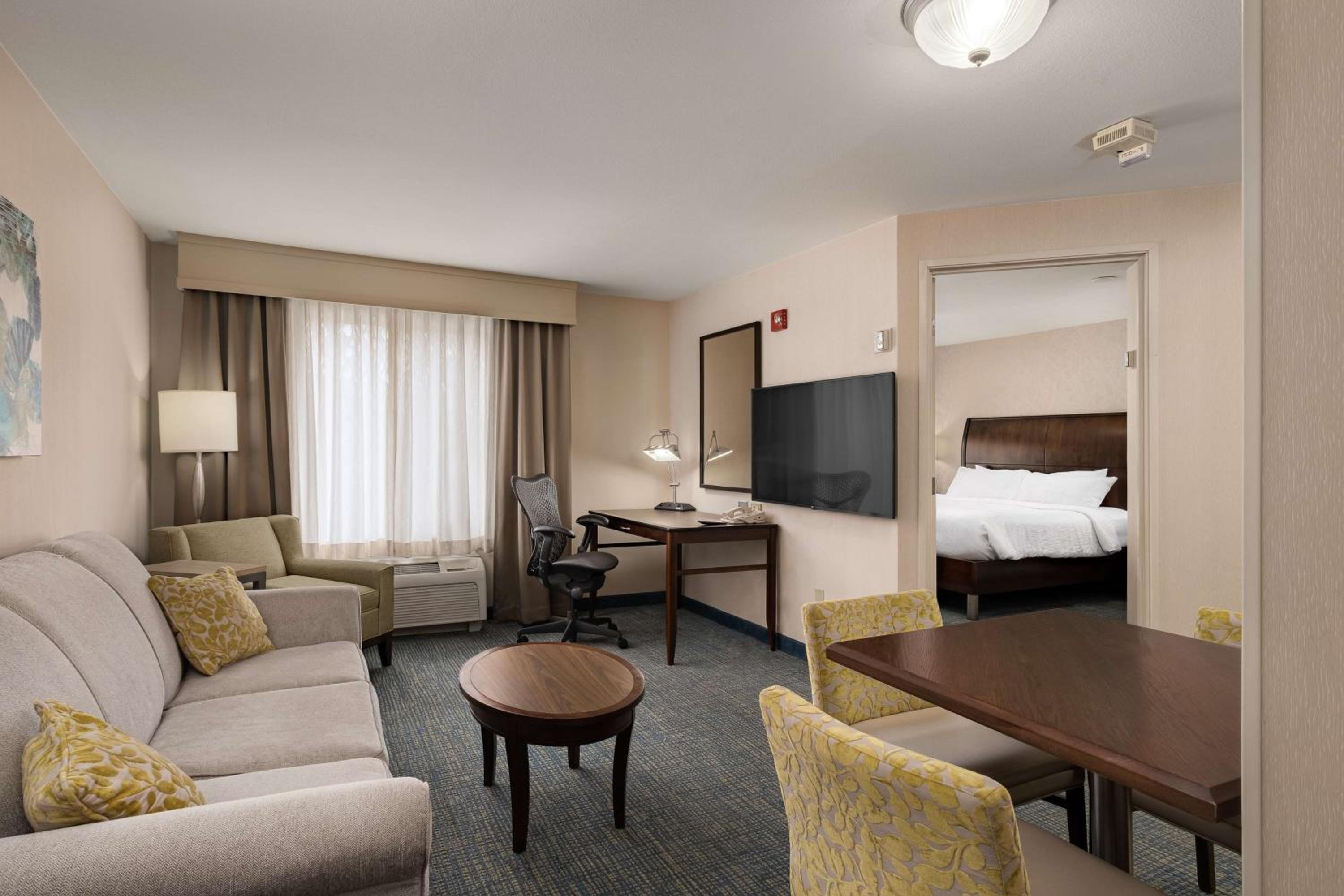 Hilton Garden Inn Overland Park - Property Image 11